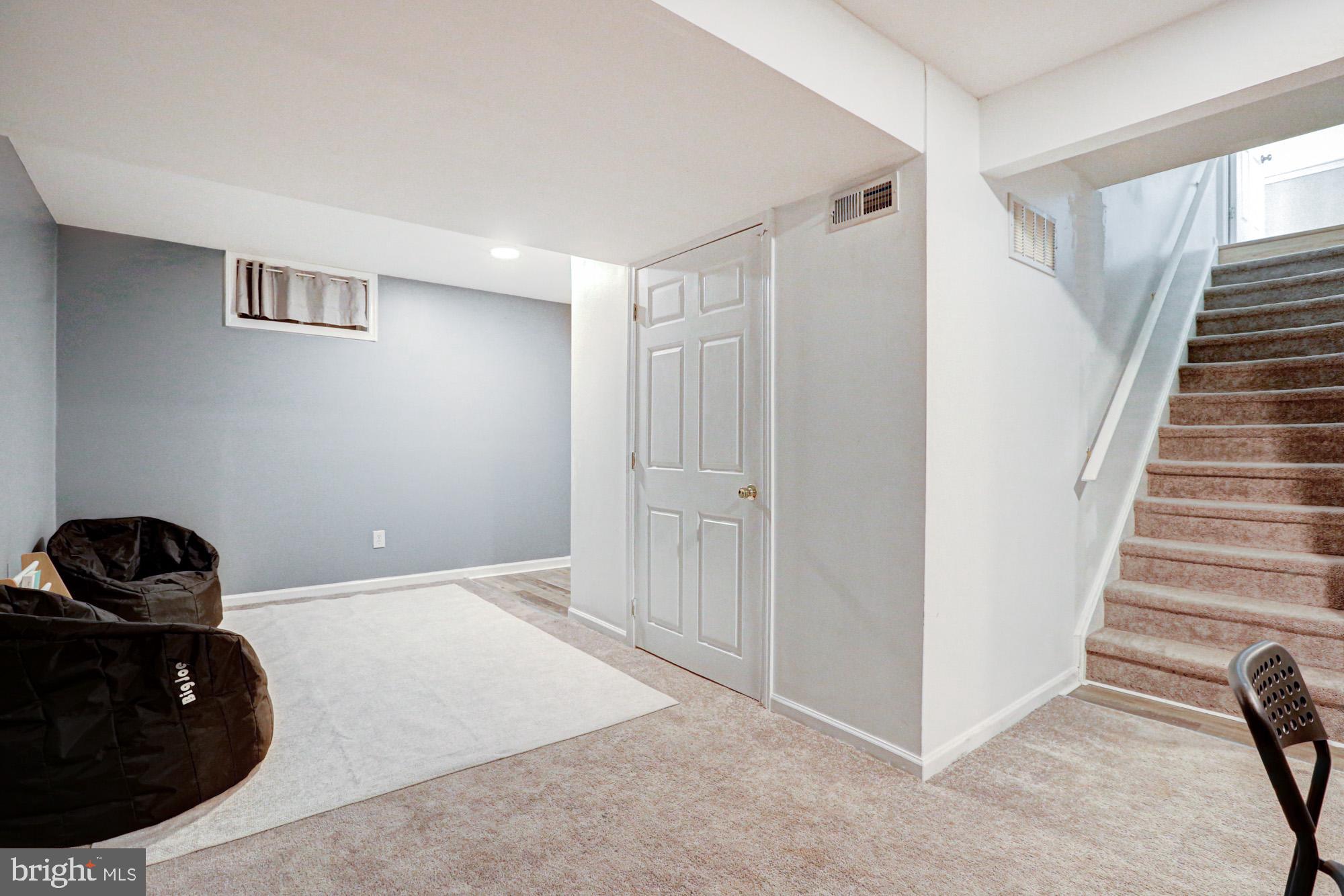 LAKESIDE - Residential