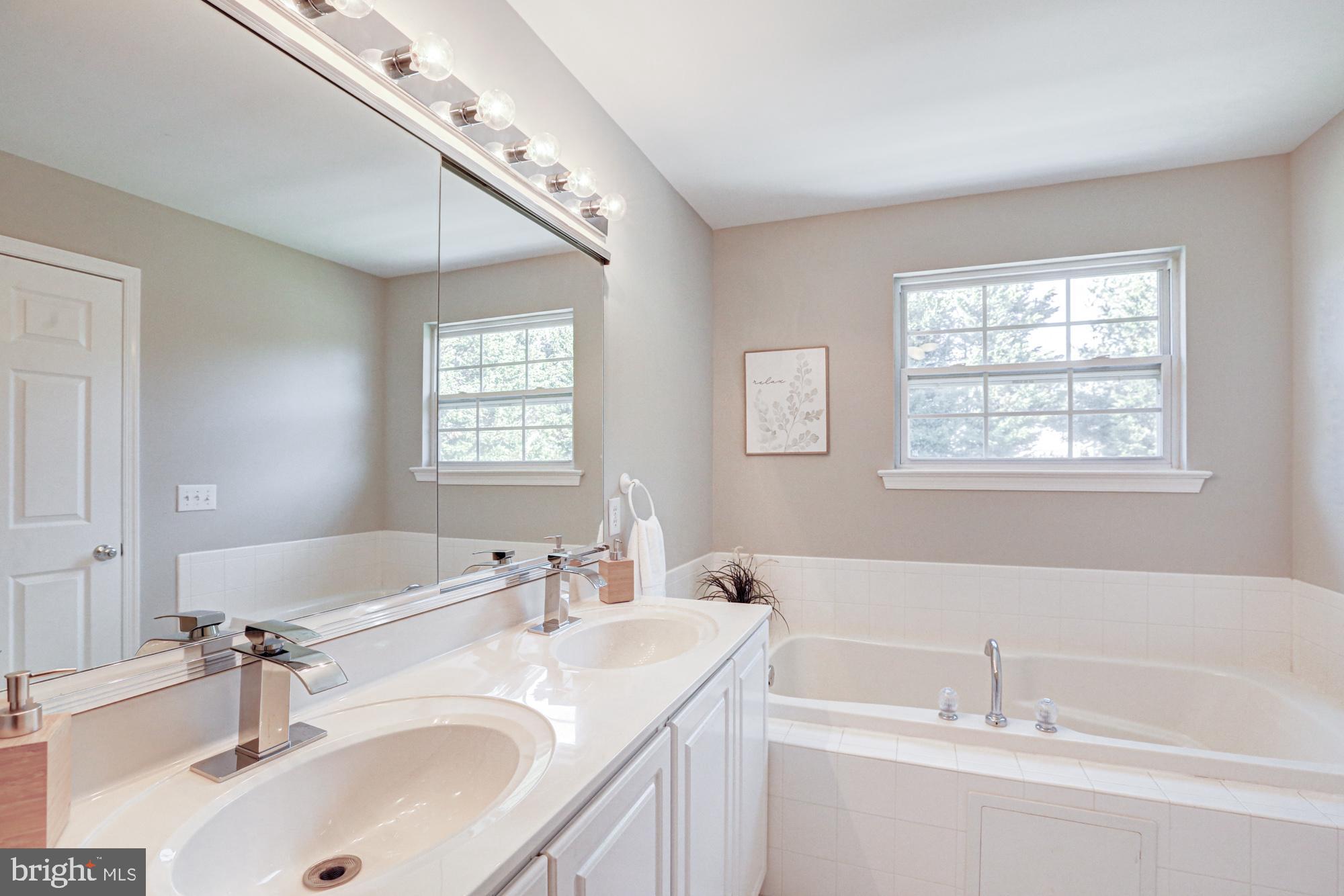 LAKESIDE - Residential