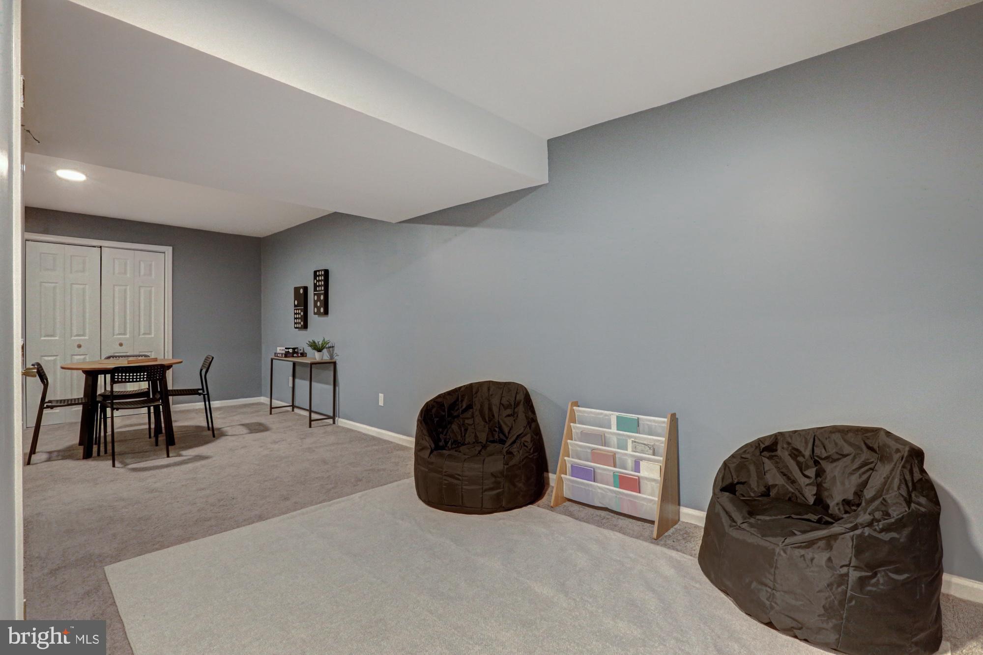 LAKESIDE - Residential