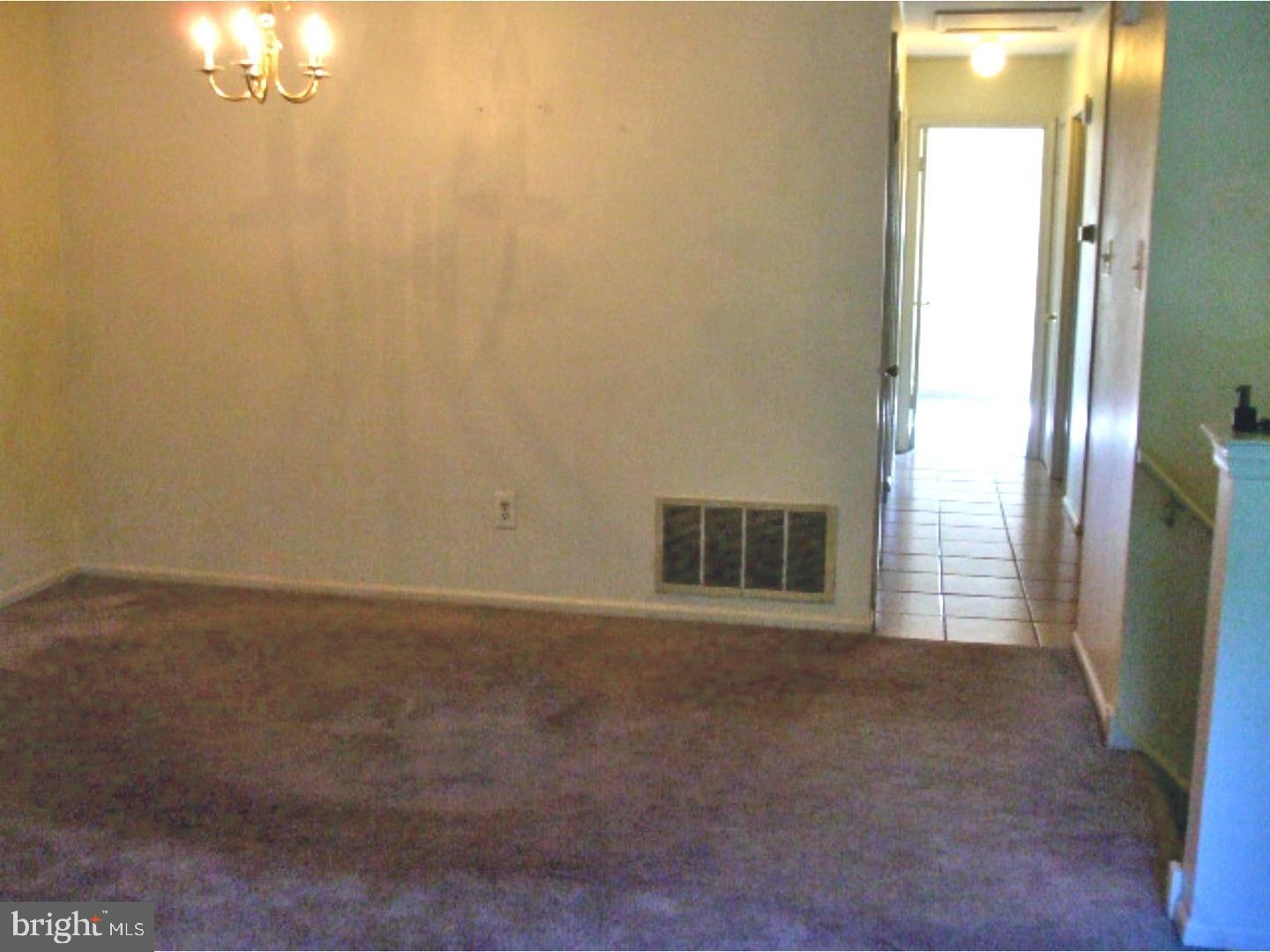 1109 HUNTINGDON MEWS