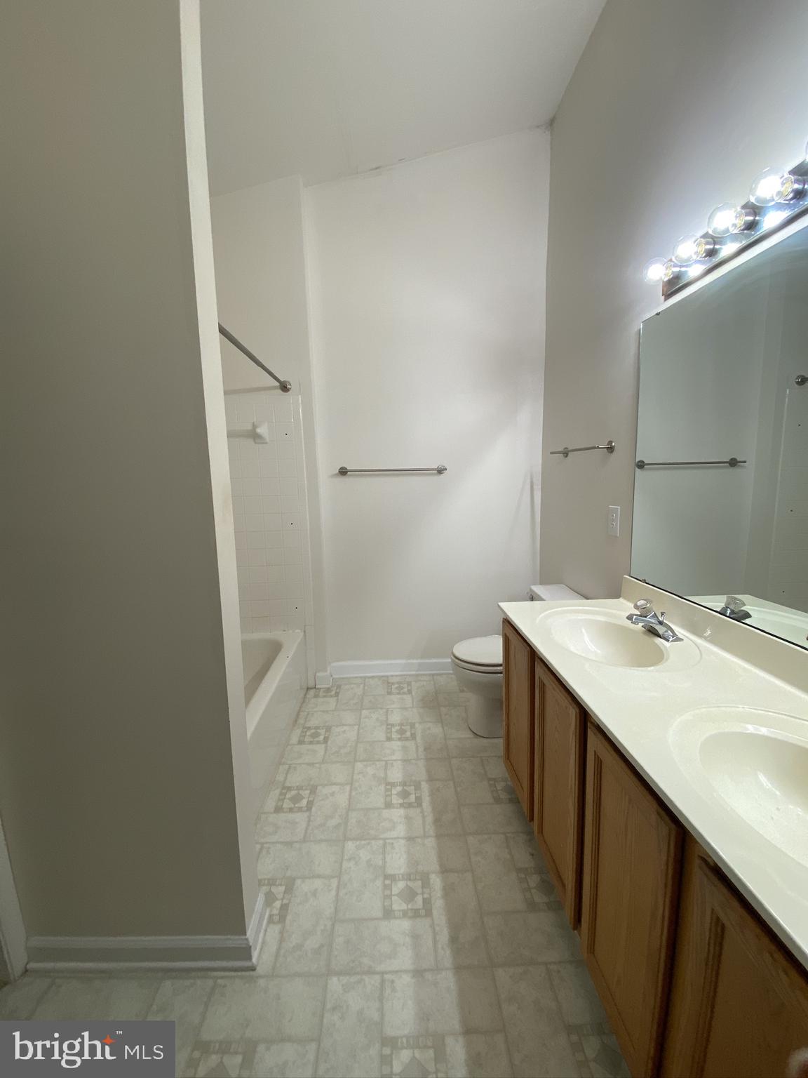 LIMESTONE HILLS WEST - Residential Lease