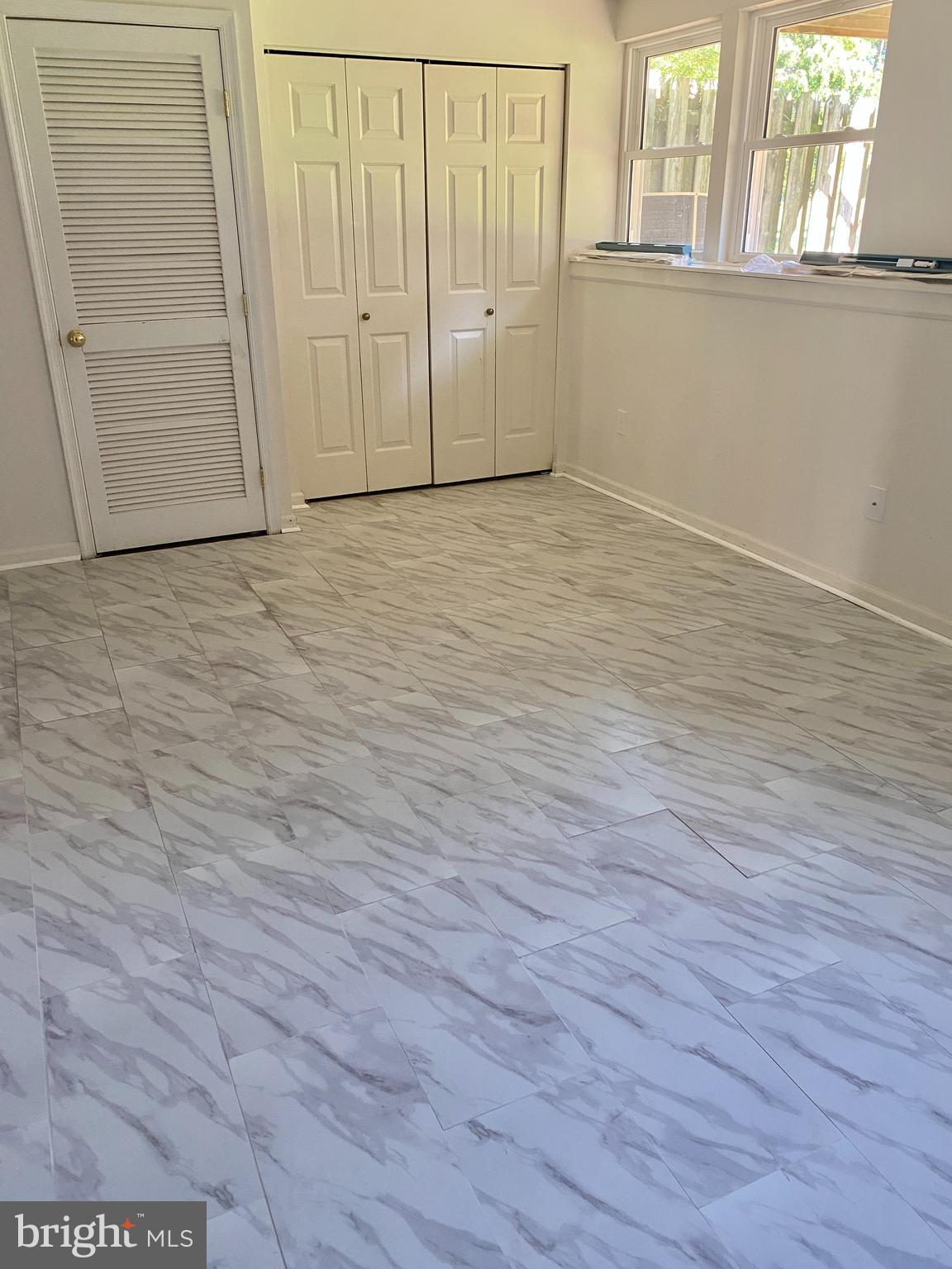 LIMESTONE HILLS WEST - Residential Lease