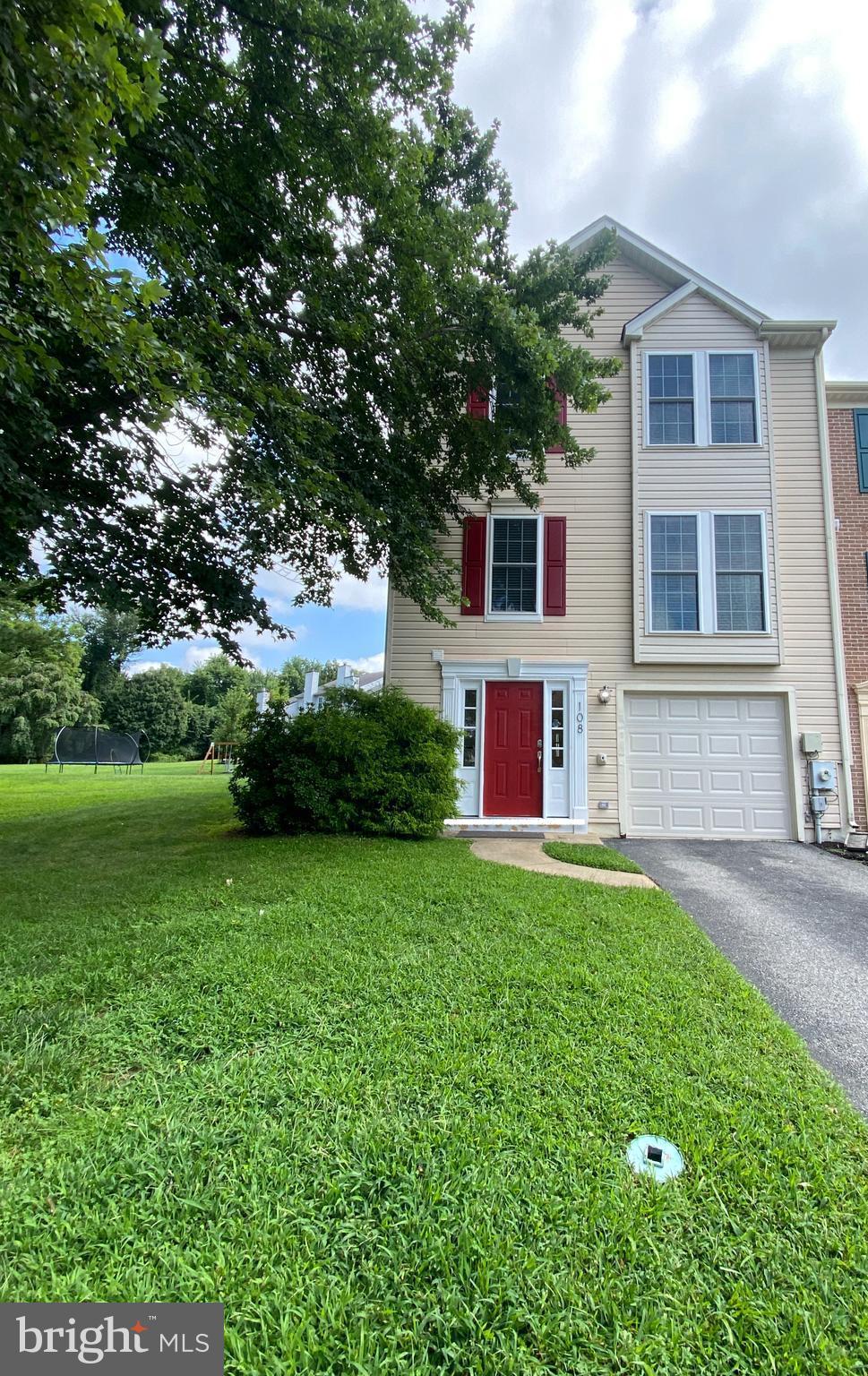 LIMESTONE HILLS WEST - Residential Lease