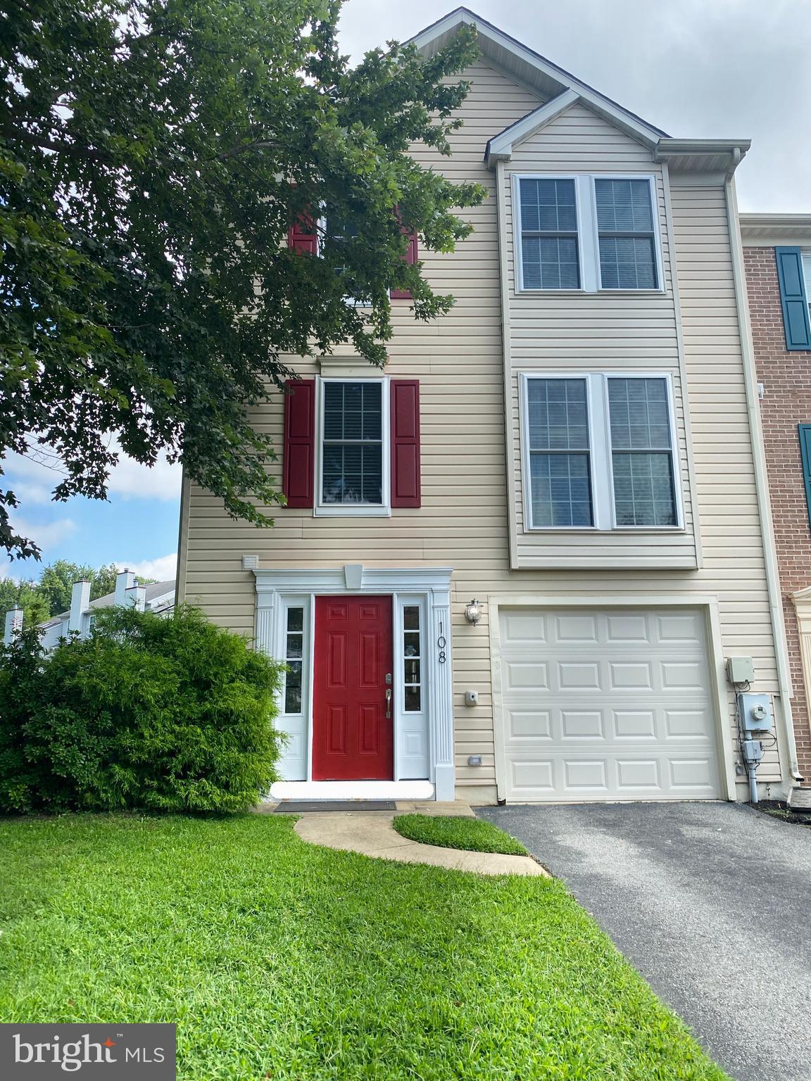 LIMESTONE HILLS WEST - Residential Lease