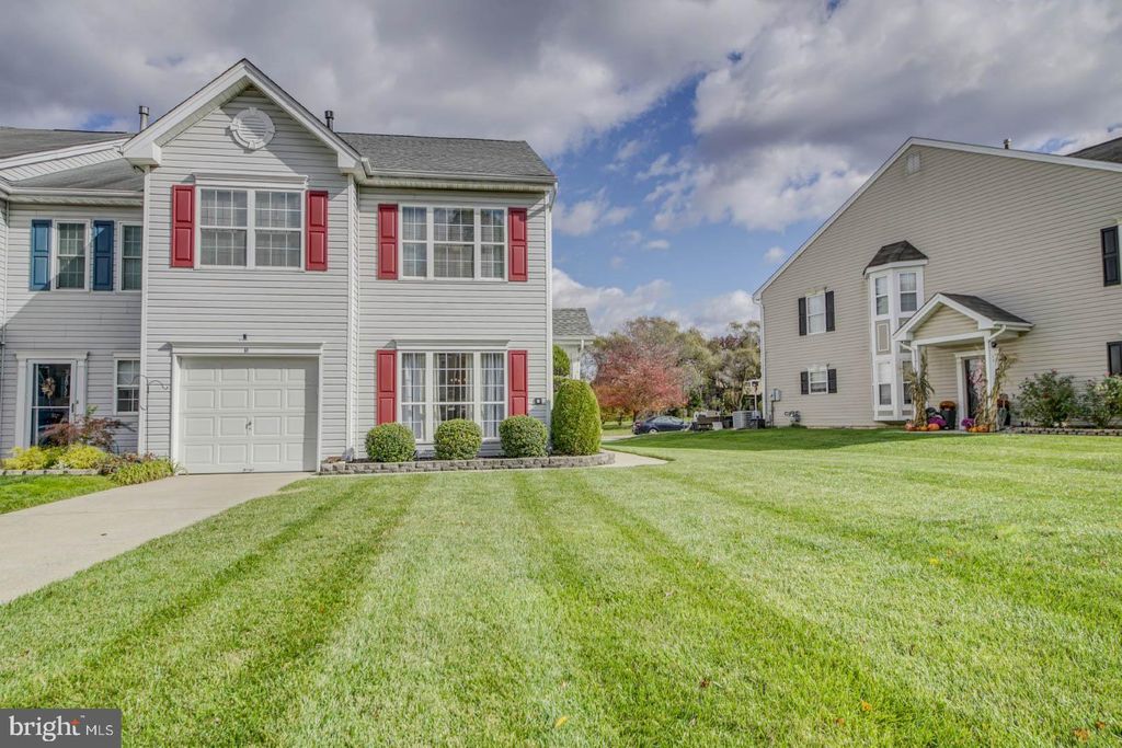 Photo of 10 Muirfield Court, BLACKWOOD, NJ 08012 (MLS # NJCD2105144)
