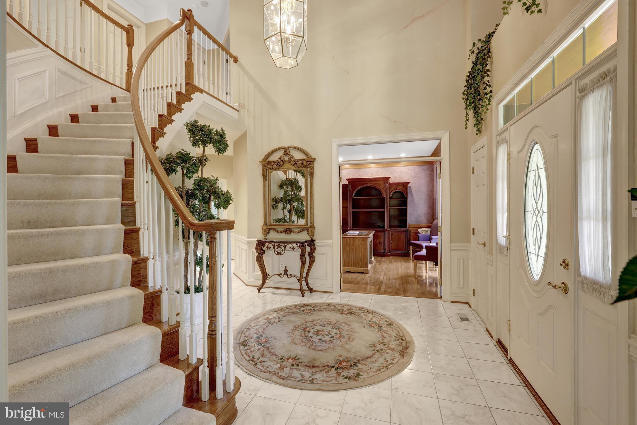 1051 NORTHFALLS COURT
