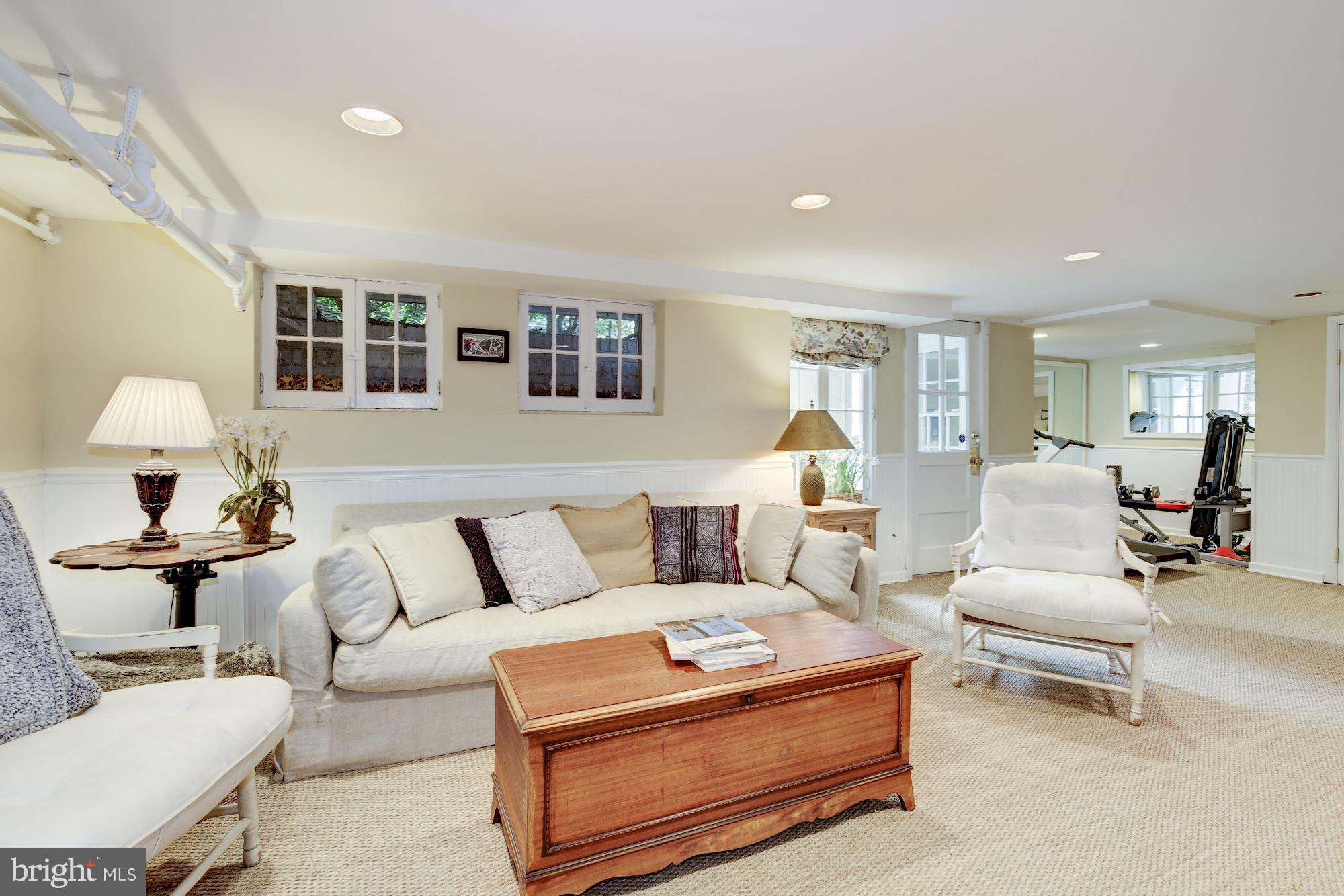 CHEVY CHASE - Residential