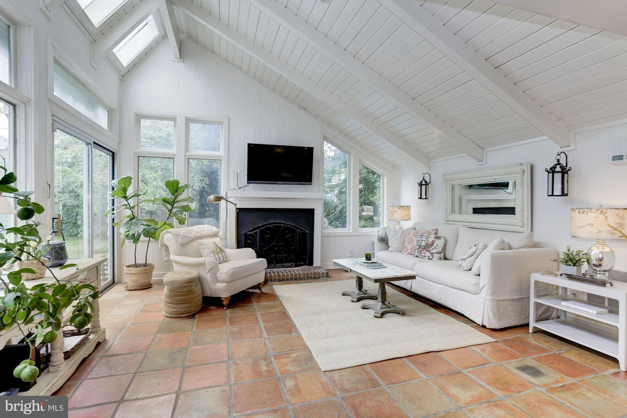 CHEVY CHASE - Residential