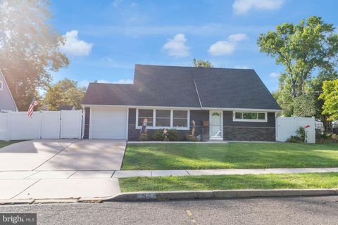 94 JUNIPER DRIVE LEVITTOWN PA 19056