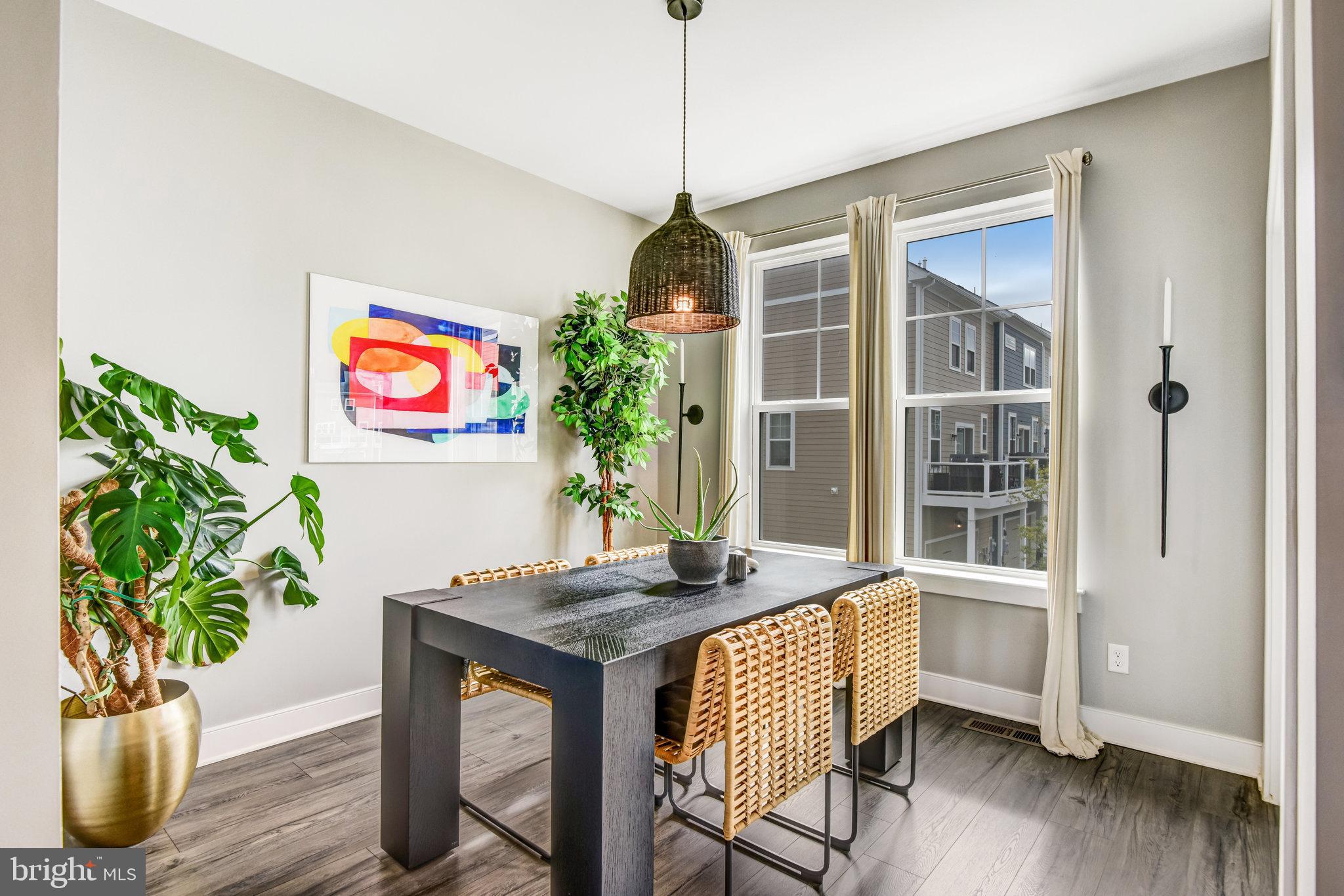 1672 SANDPIPER BAY LOOP