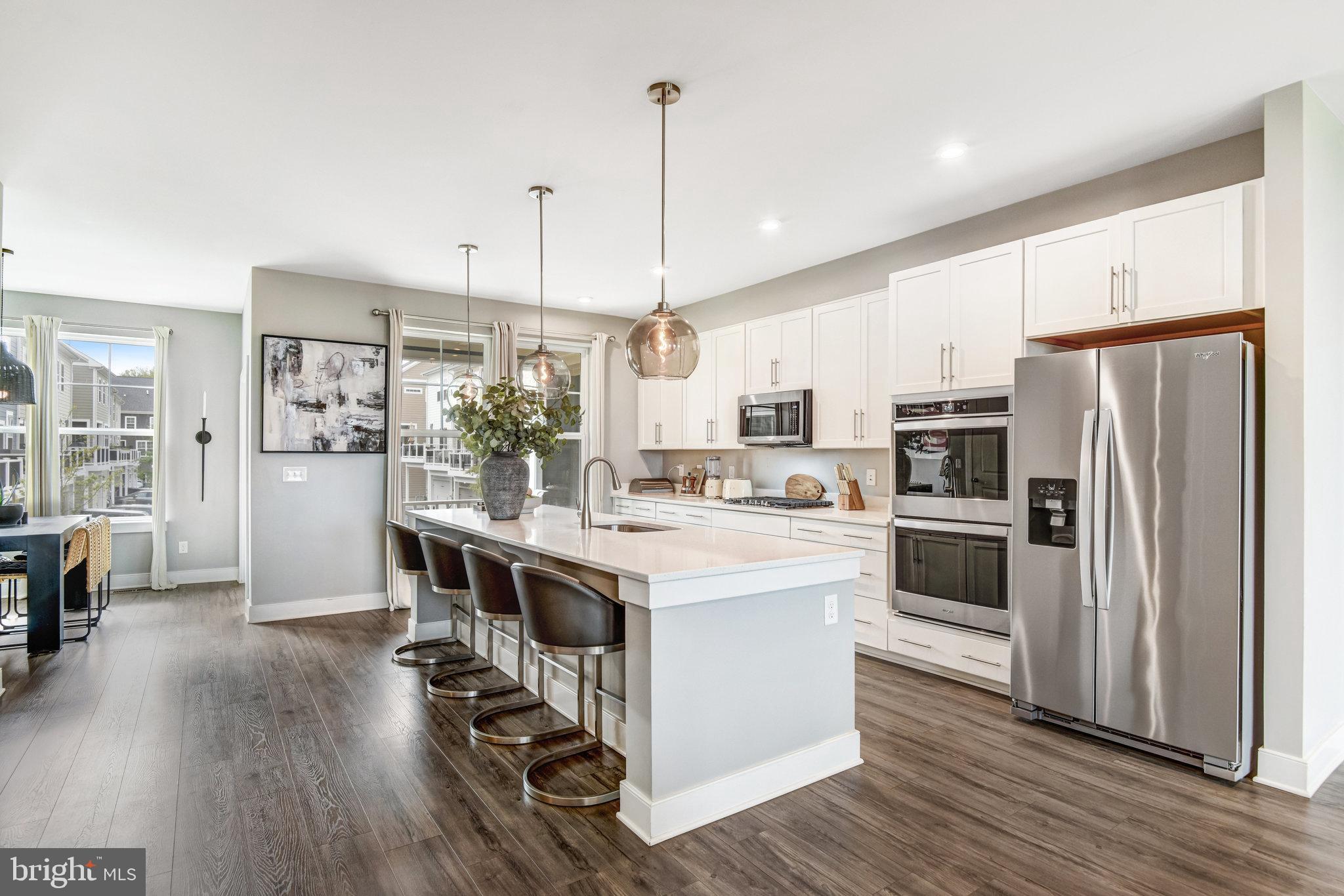 1672 SANDPIPER BAY LOOP