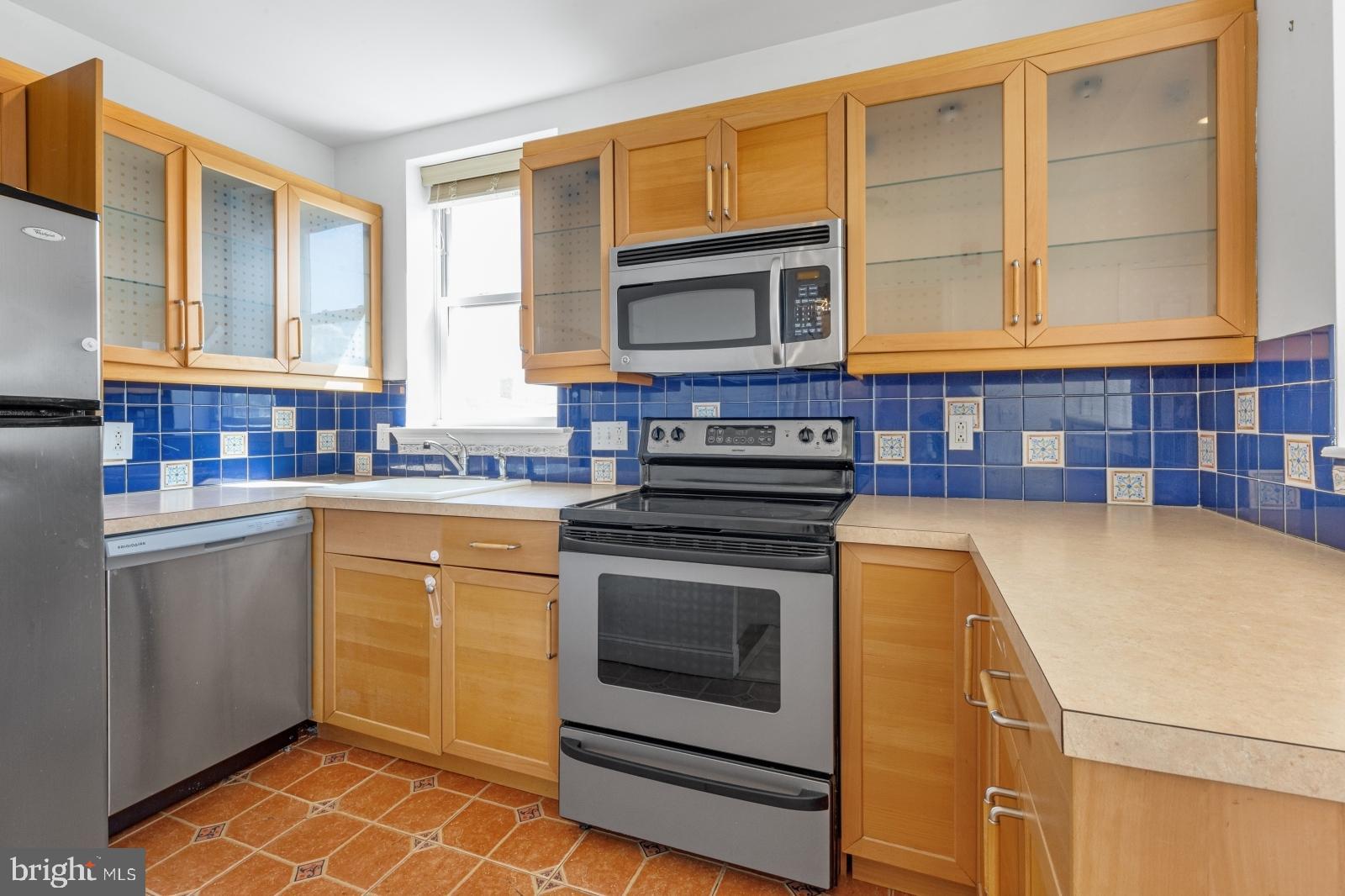 Available Early December:
Welcome to 3001 W Girard Ave #4! This is a great 2 bedroom, 1.5 bathroom apartment featuring hardwood floors, recessed lighting, Central A/C, in-unit laundry, and lovely finishes. Your common area is bright and spacious with room for different furniture set ups. There's a closet for storage and a ceiling fan for year-round comfort, plus two windows for sunlight. Continue to your kitchen boasting tile flooring, wood cabinetry above & below, ample prep space, gorgeous blue tile backsplash, and a full lineup of stainless steel appliances. Head into your half bathroom to find tile flooring, stacked washer & dryer, and a lighted vanity. There are two sizable bedrooms down the hallway, both with hardwood floors, ceiling fans, closet space, and great sunlight. Your full bathroom features a white vanity, medicine cabinet, and a bathtub-shower combo with sliding frosted glass doors. Call for your tour today!
Lease Terms:
Generally, 1st month, 12th month, and 1 month security deposit due at, or prior to, lease signing. Other terms may be required by Landlord. $55 application fee per applicant. Pets are conditional on owner's approval and may require an additional fee, if accepted. (Generally, $500/dog and $250/cat). Tenants responsible for: electricity, cable/internet, and a $40/month flat water fee. Landlord Requirements: Applicants to make 3x the monthly rent in verifiable net income, credit history to be considered (i.e. no active collections), no evictions within the past 4 years, and must have a verifiable rental history with on-time rental payments. Exceptions to this criteria may exist under the law and will be considered.