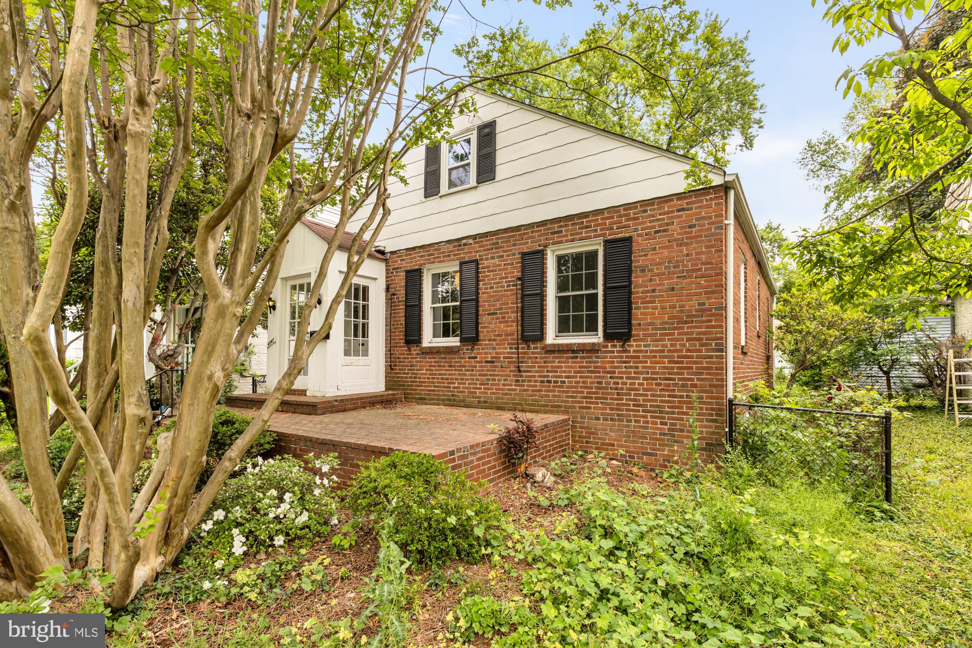 CRESTVIEW - Residential