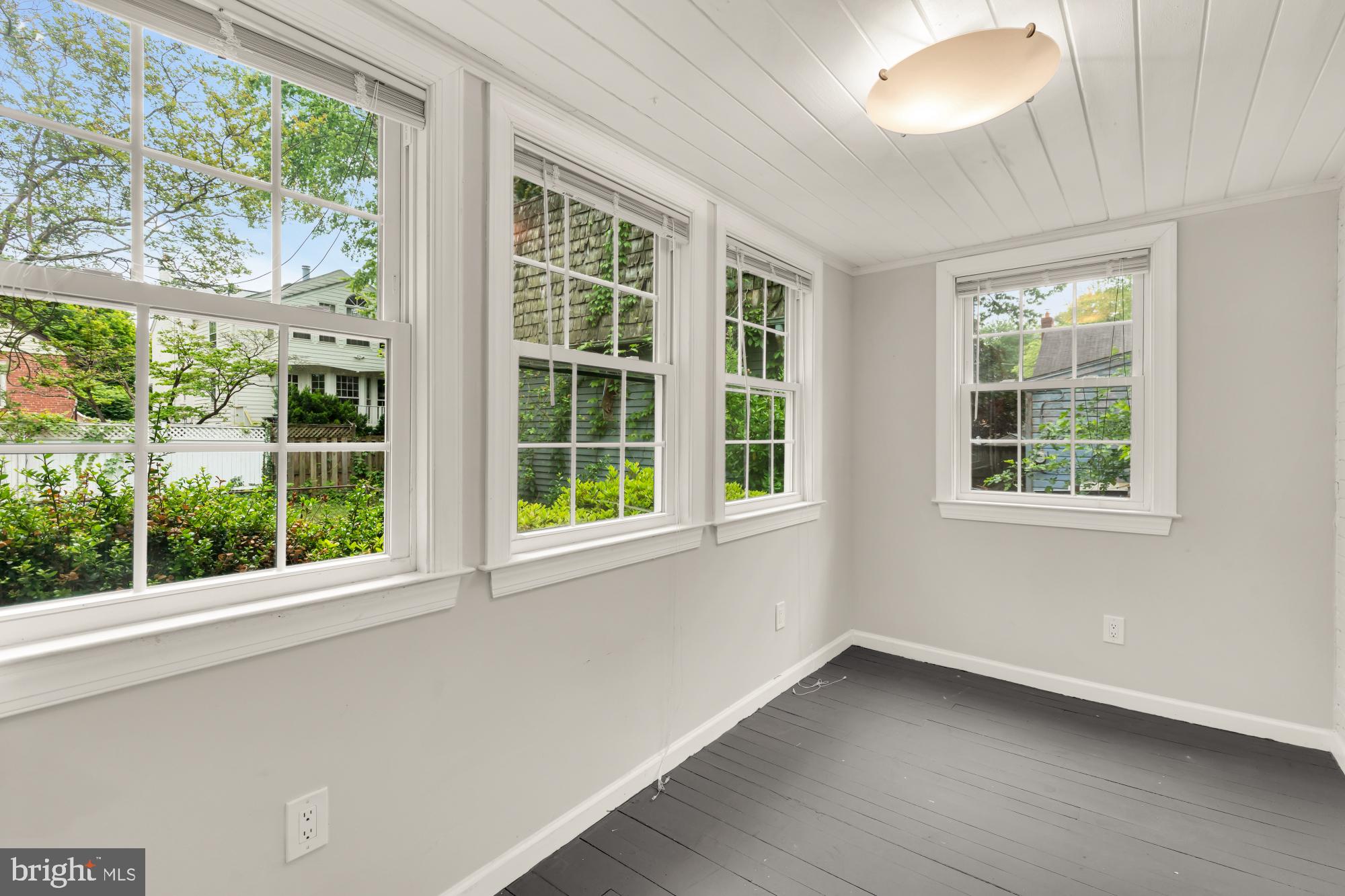CRESTVIEW - Residential