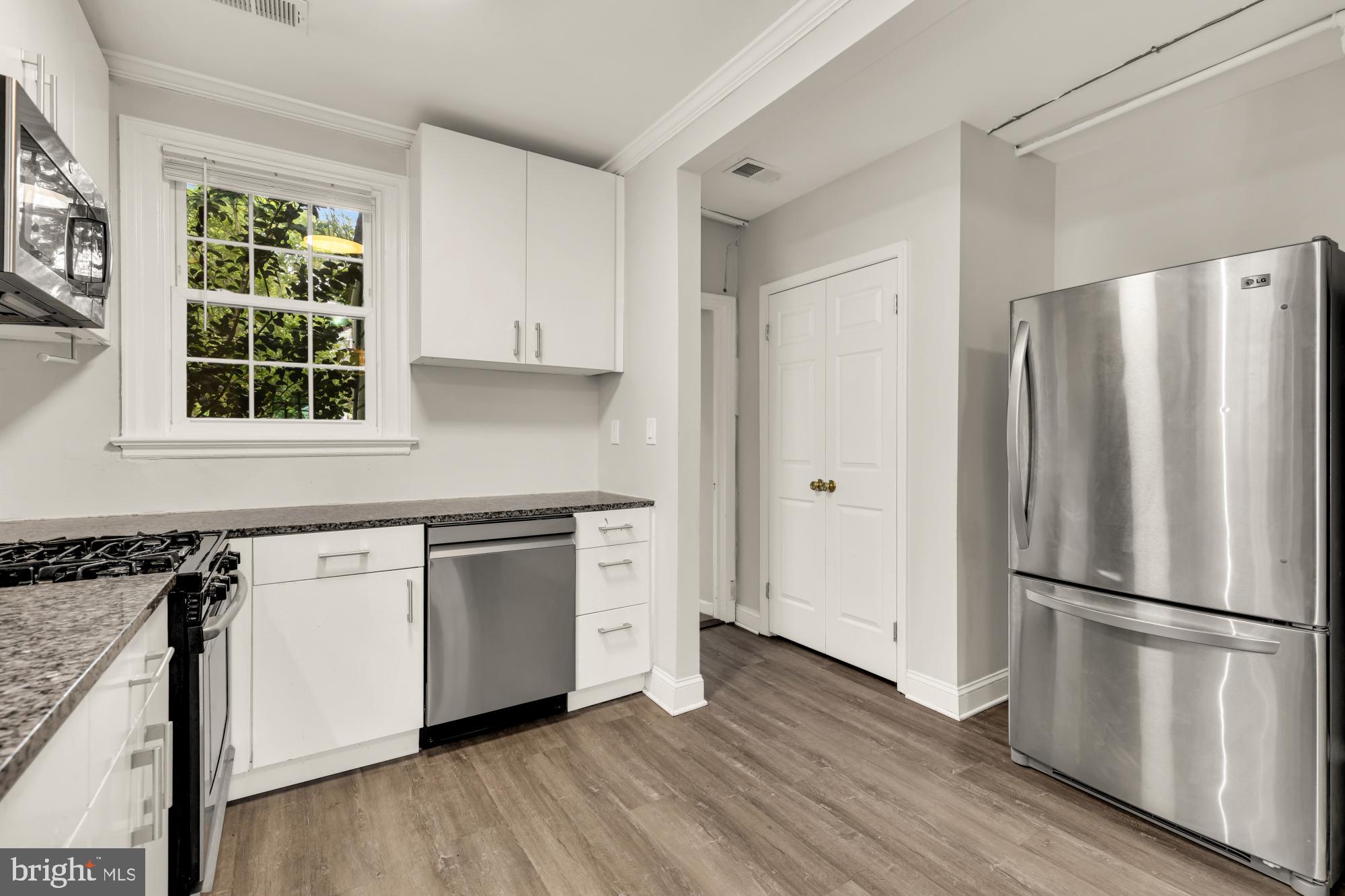 CRESTVIEW - Residential