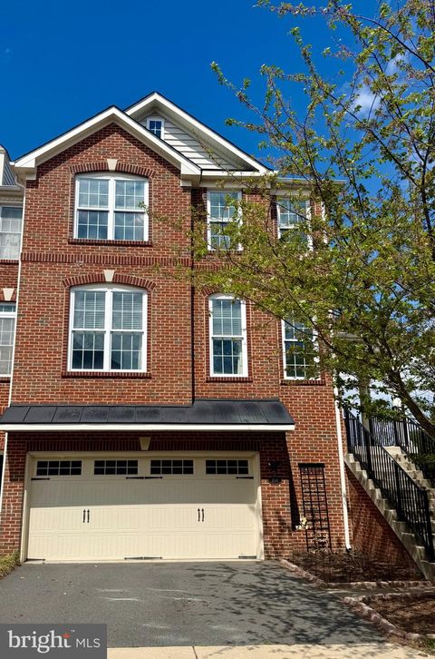 200 CROFT SQUARE PURCELLVILLE VA 20132