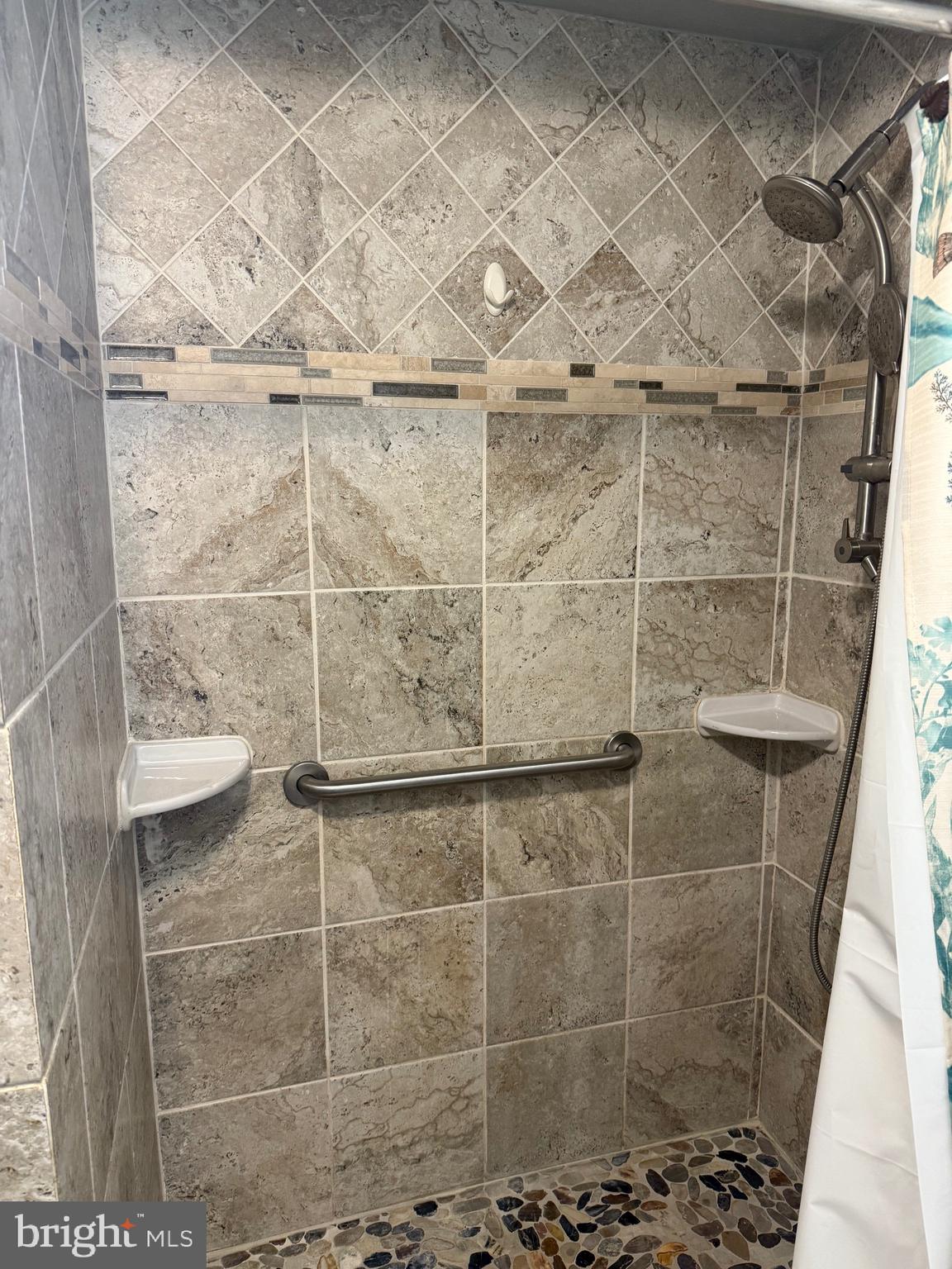 COBBS CREEK - Residential