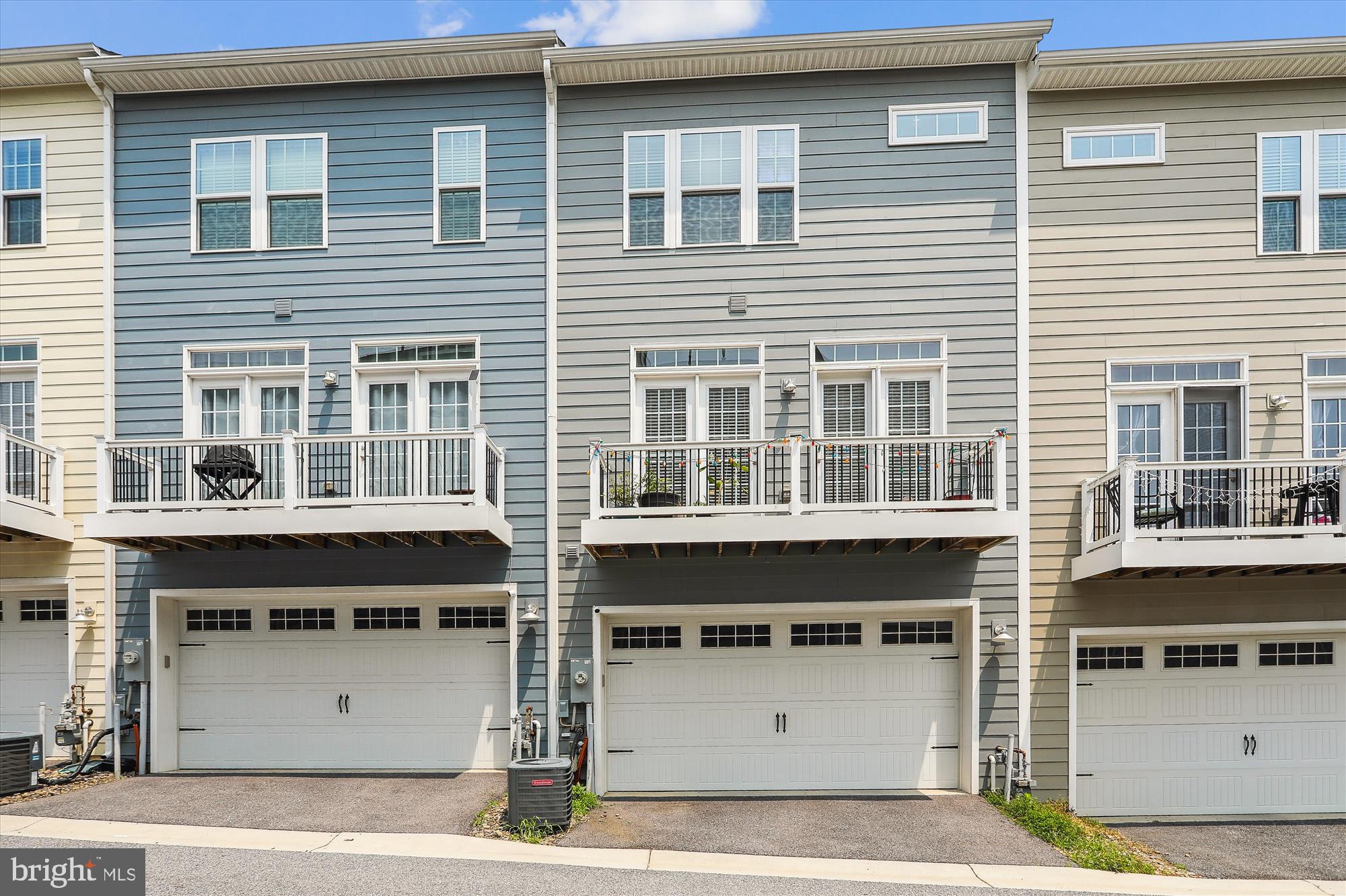 5979 GLEN WILLOW WAY