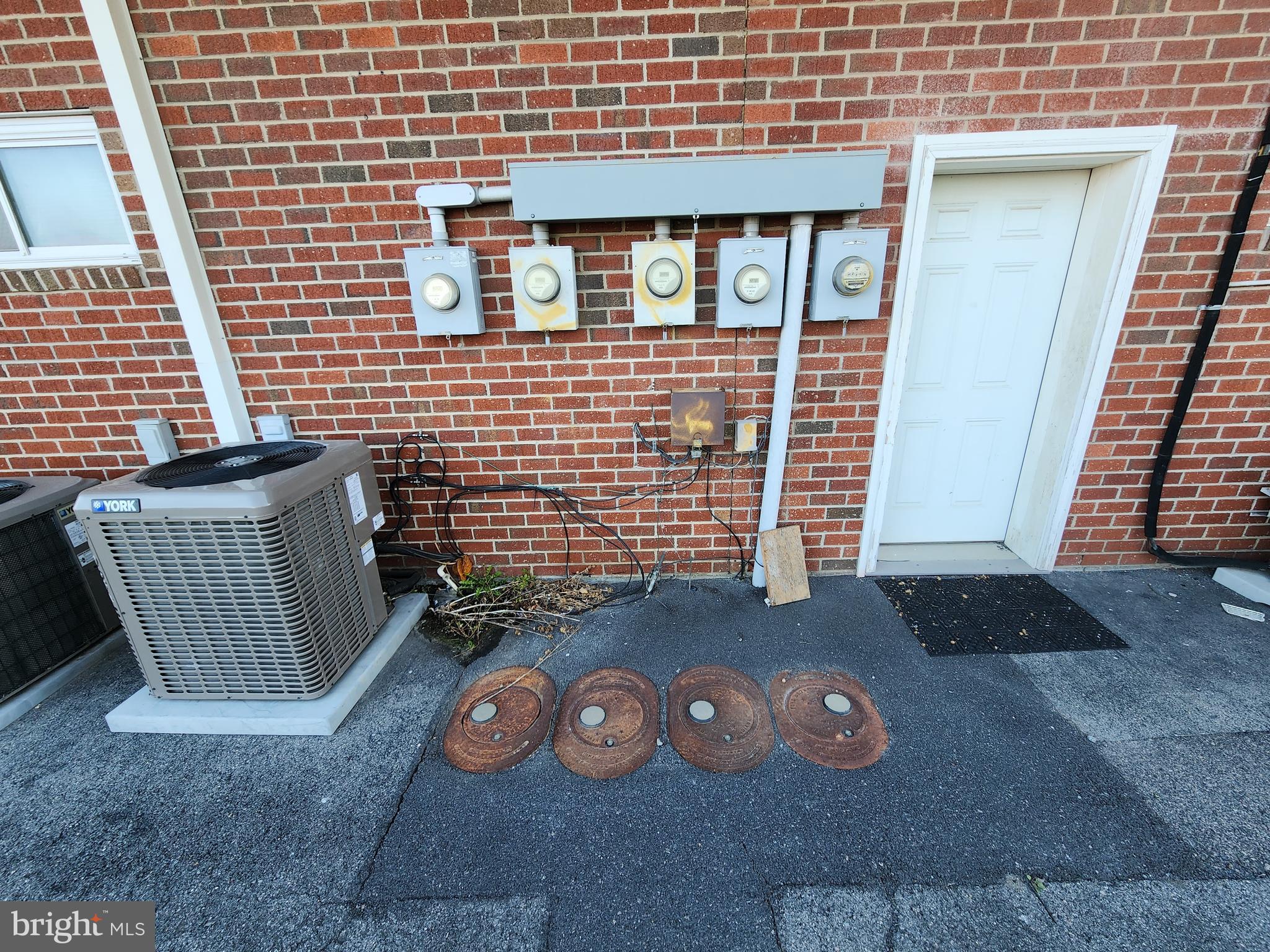 FORT ASHBY - Residential Income