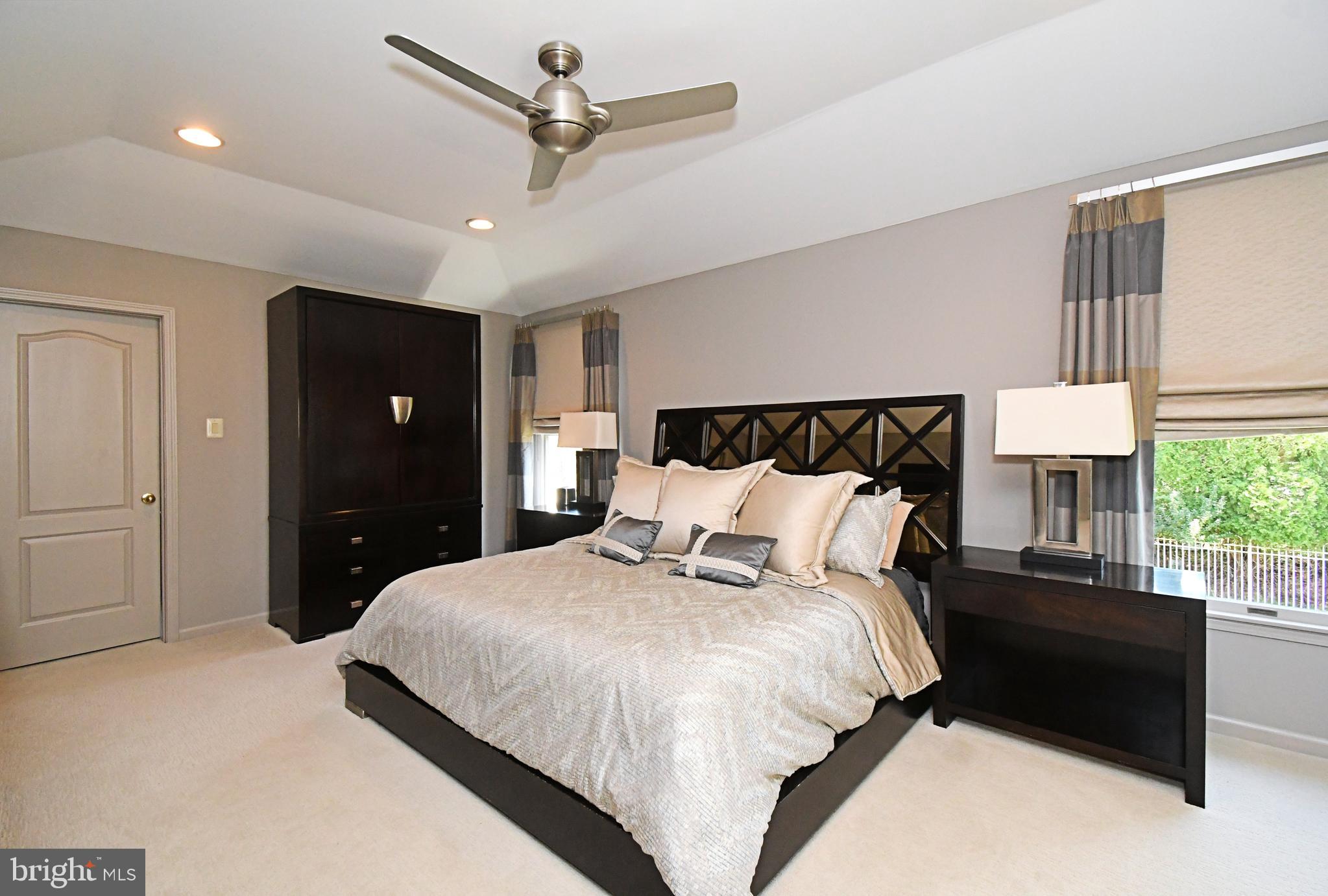 HILLS AT NORTHAMPT - Residential