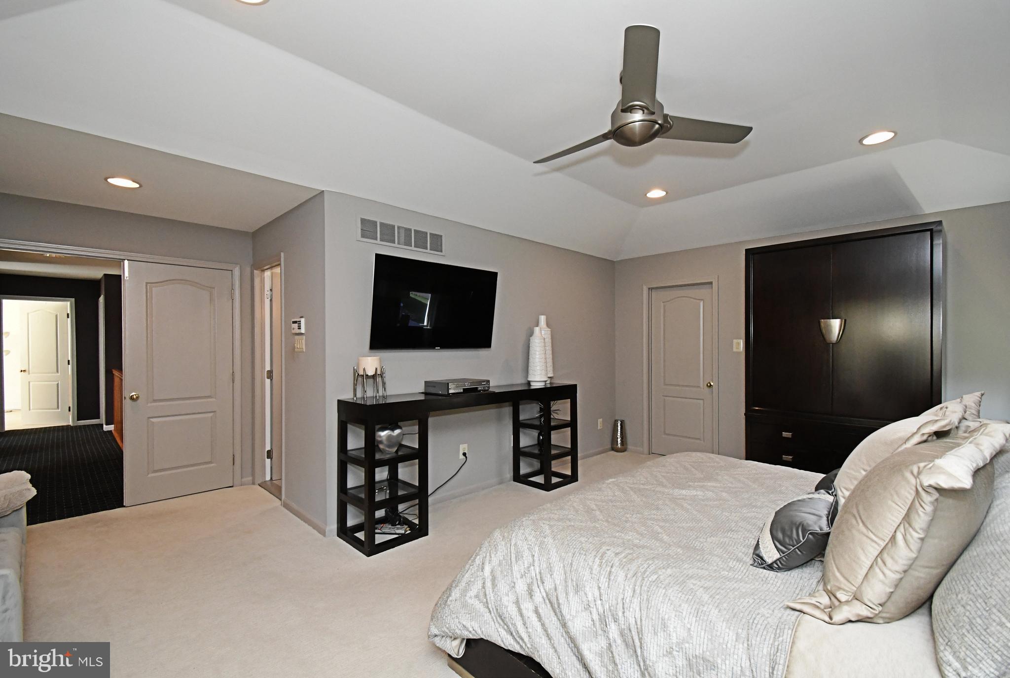 HILLS AT NORTHAMPT - Residential