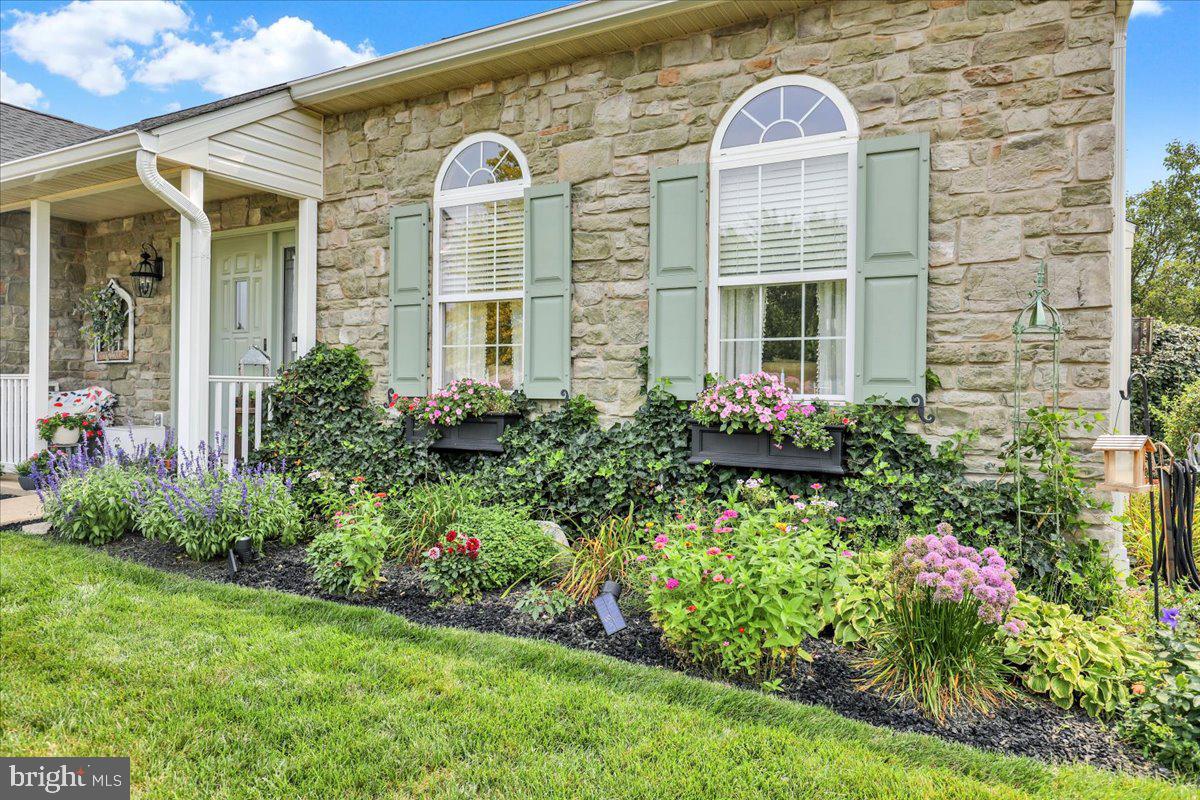 2401 JOHN HENRY DRIVE