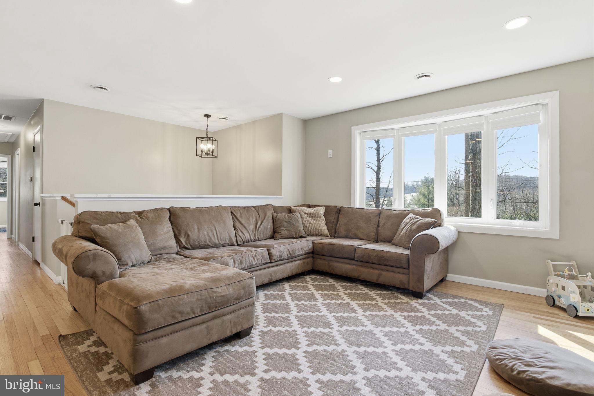 1233 GRAFTON SHOP ROAD