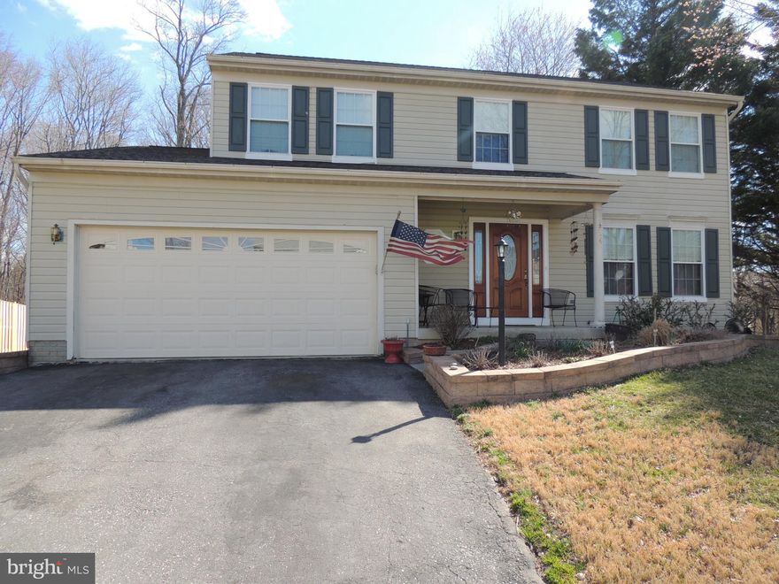 Price reduced! 4Bed/3.5Bath home seeking new owner! Tons of updates including recently remodeled basement w/media room, recessed lighting throught, granite countertops,updated windows,new roof,deck and entry doors(all <4yrs). Located in a quiet neighborhood. Close to parks and shopping.