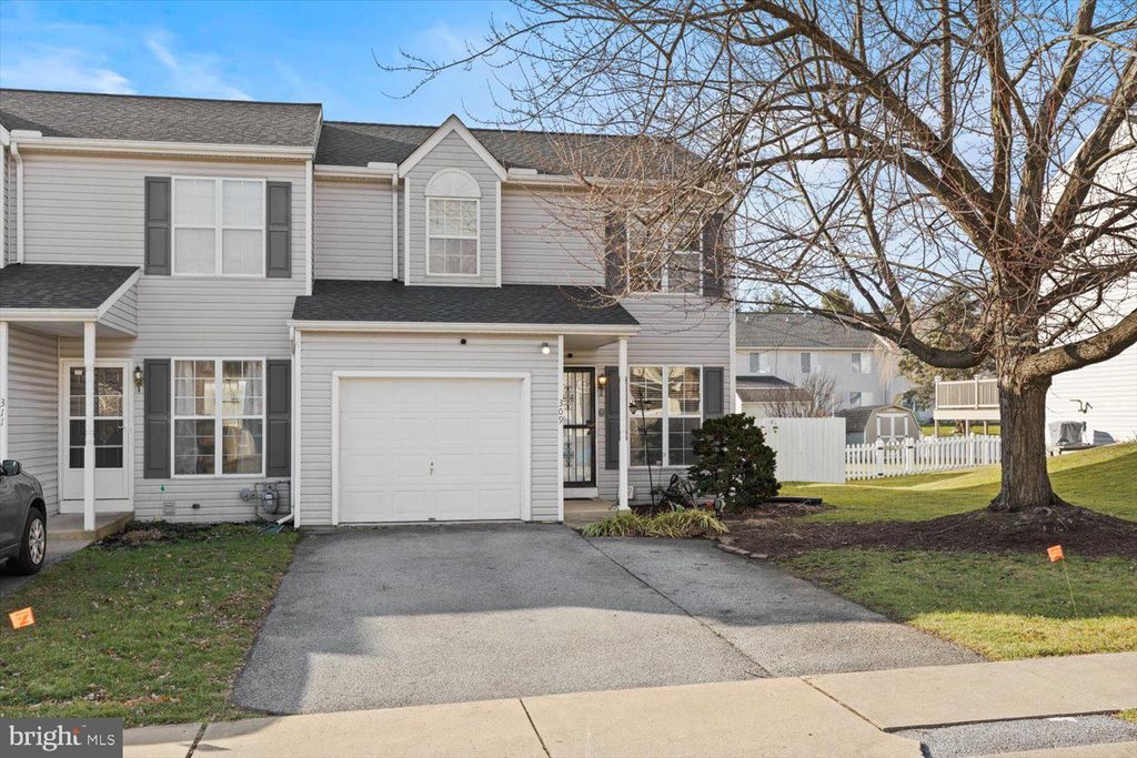 Photo of 309 PARKLAWN CT, LANCASTER, PA 17601 (MLS # PALA2030244)