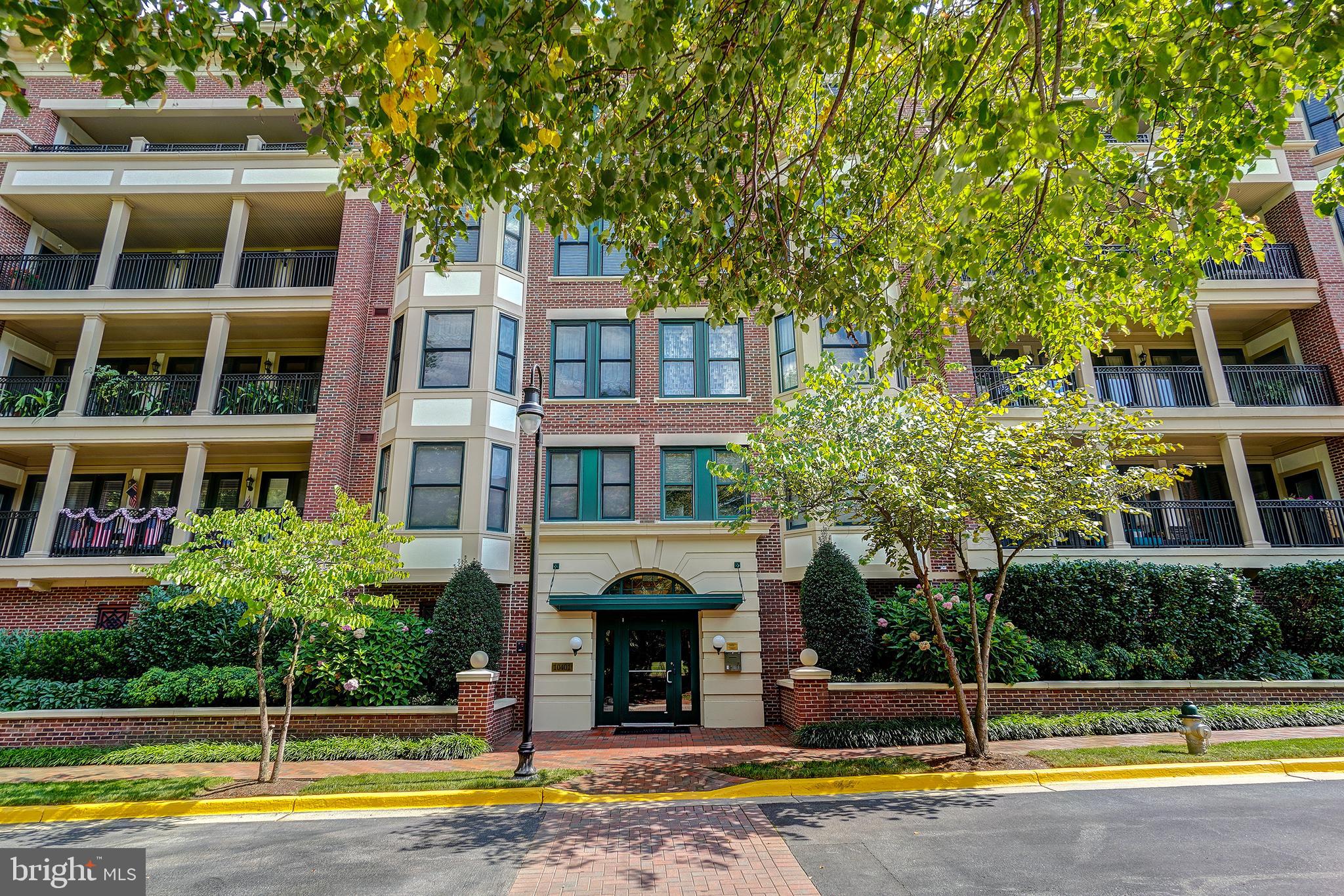 STRATHMORR PARK AT GROSVENOR - Residential