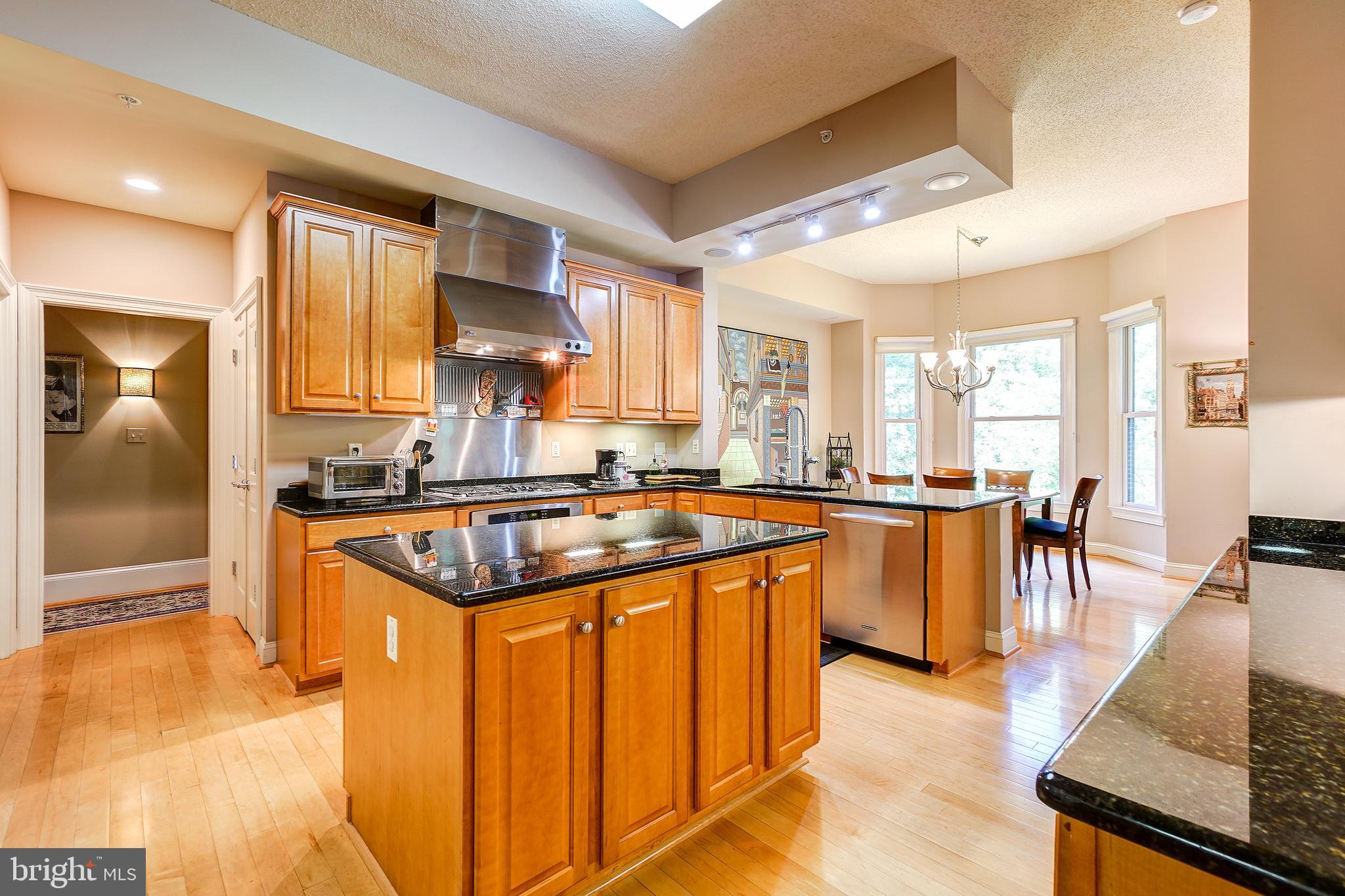 STRATHMORR PARK AT GROSVENOR - Residential