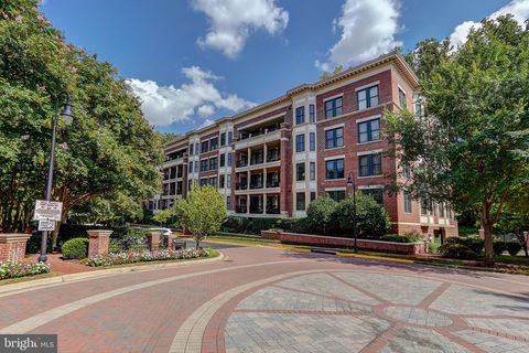 Photo of 10401 Strathmore Park #3/402, NORTH BETHESDA, MD 20852 (MLS # MDMC2219582)