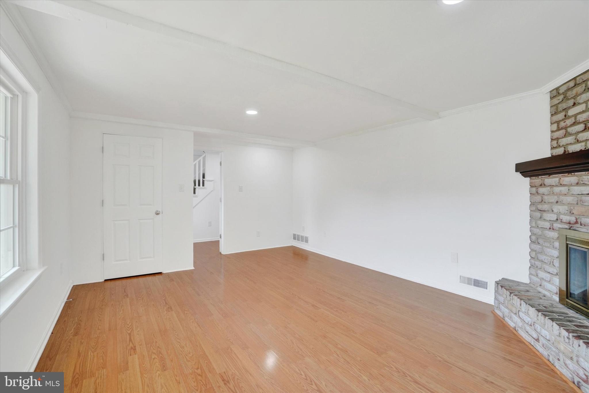 1802 SARATOGA ROAD