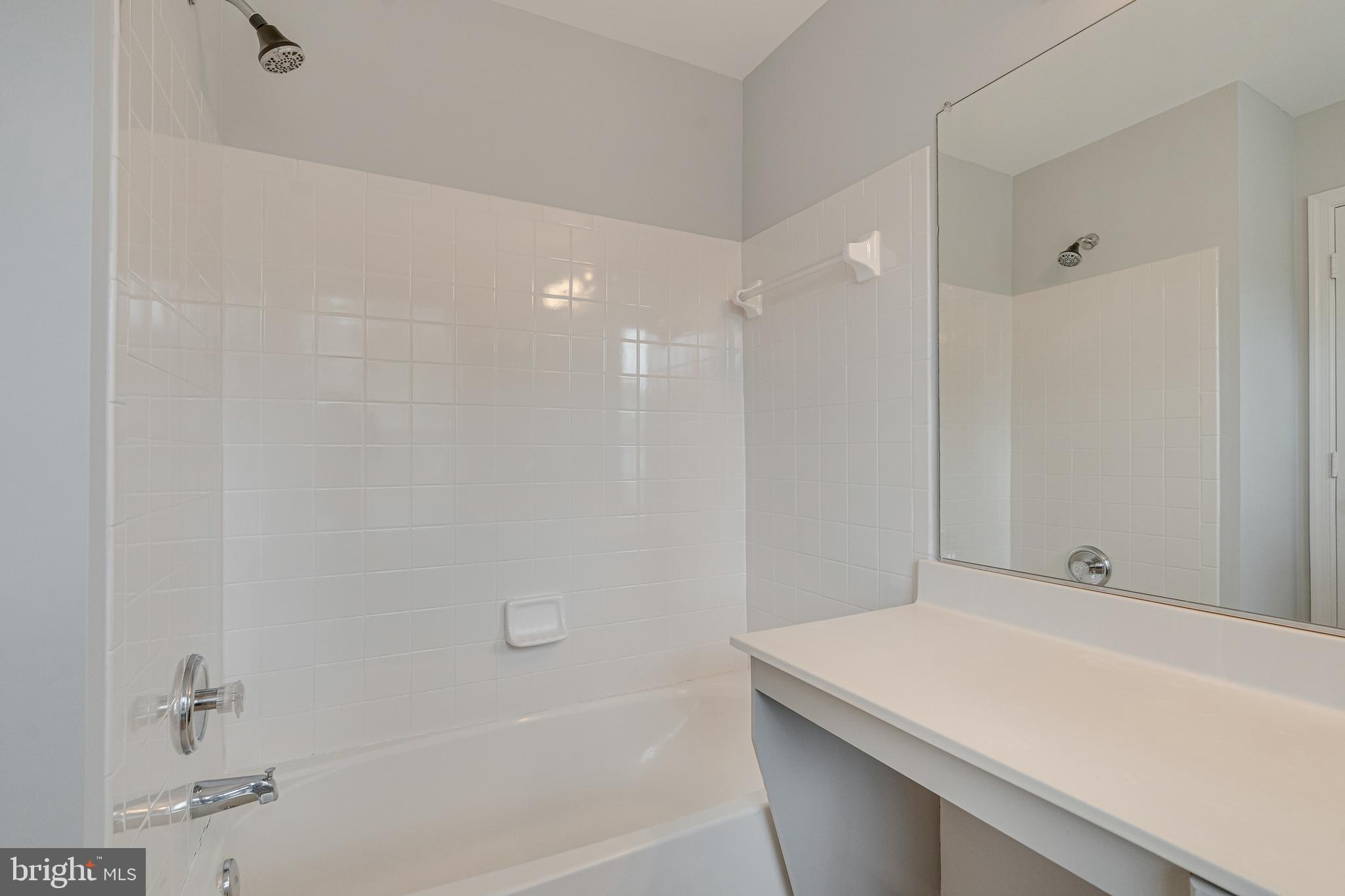 GROVEWOOD - Residential Lease