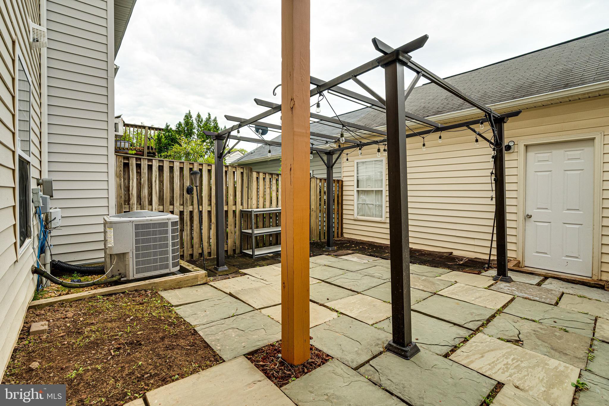 GROVEWOOD - Residential Lease