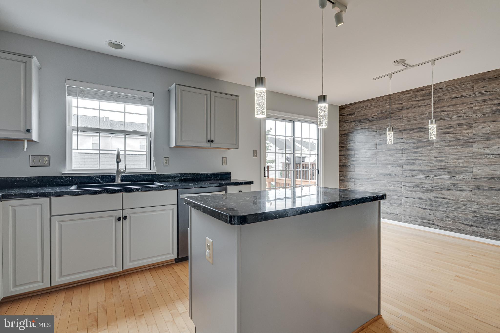 GROVEWOOD - Residential Lease