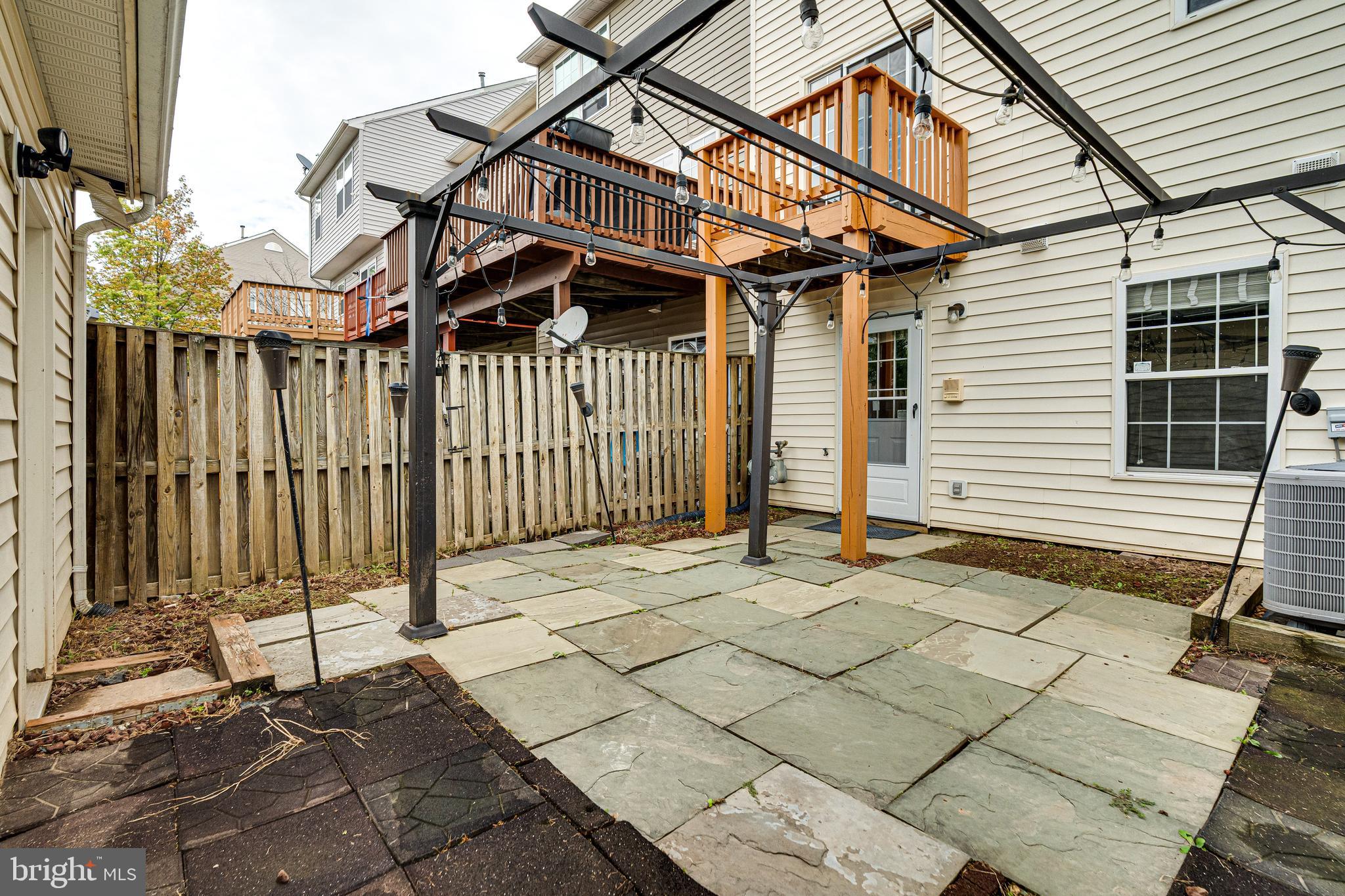 GROVEWOOD - Residential Lease