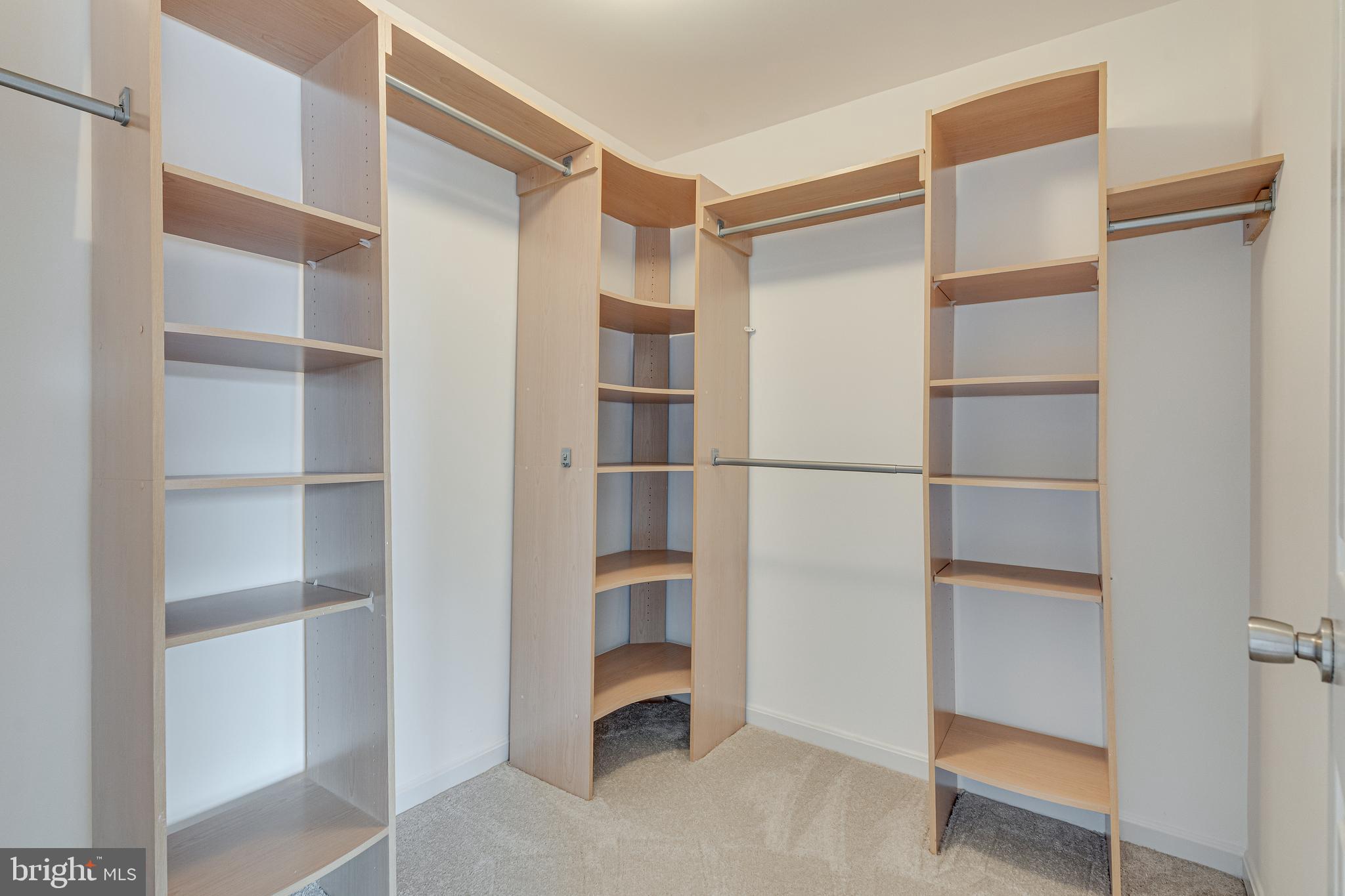 GROVEWOOD - Residential Lease