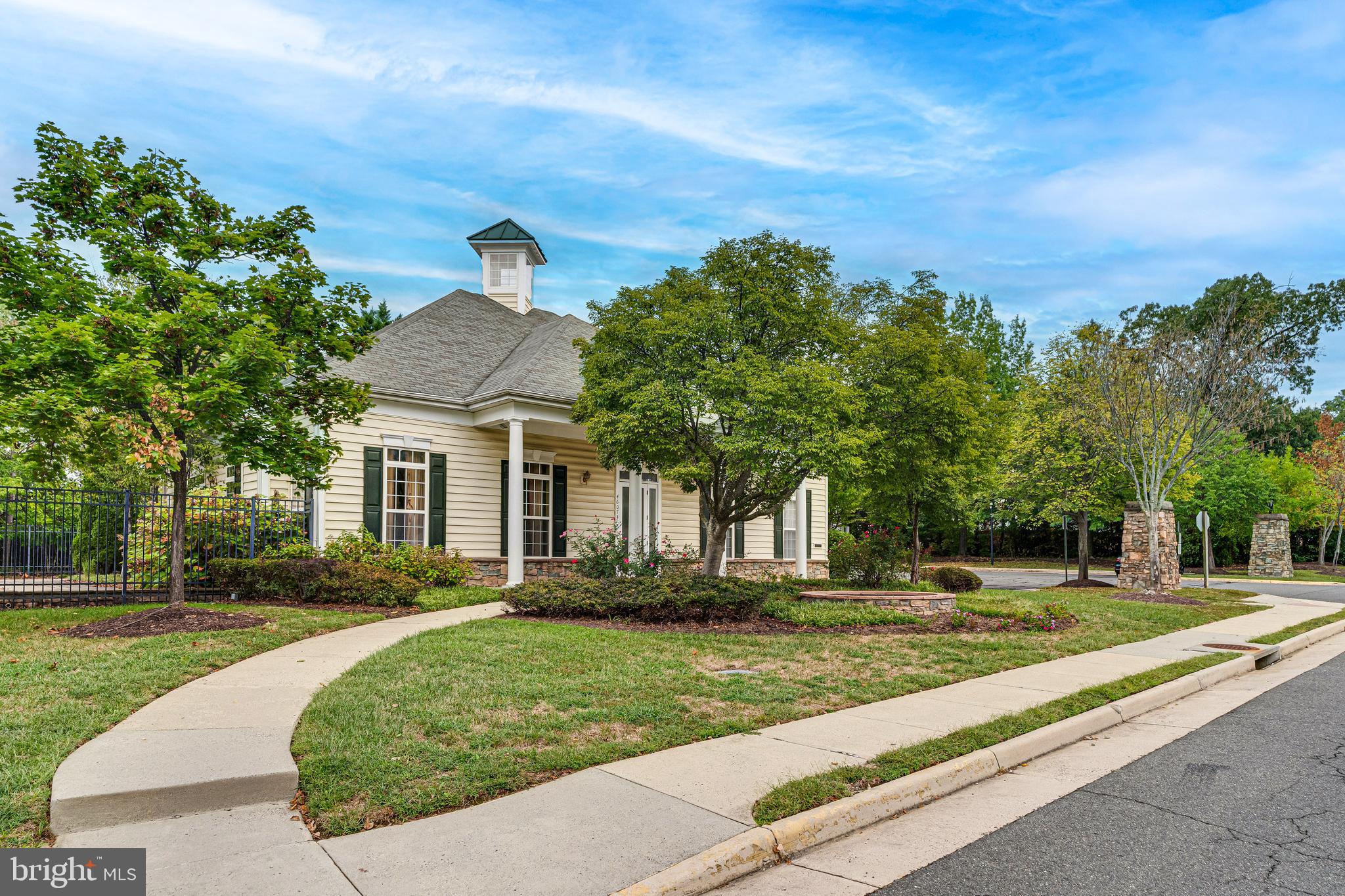 GROVEWOOD - Residential Lease