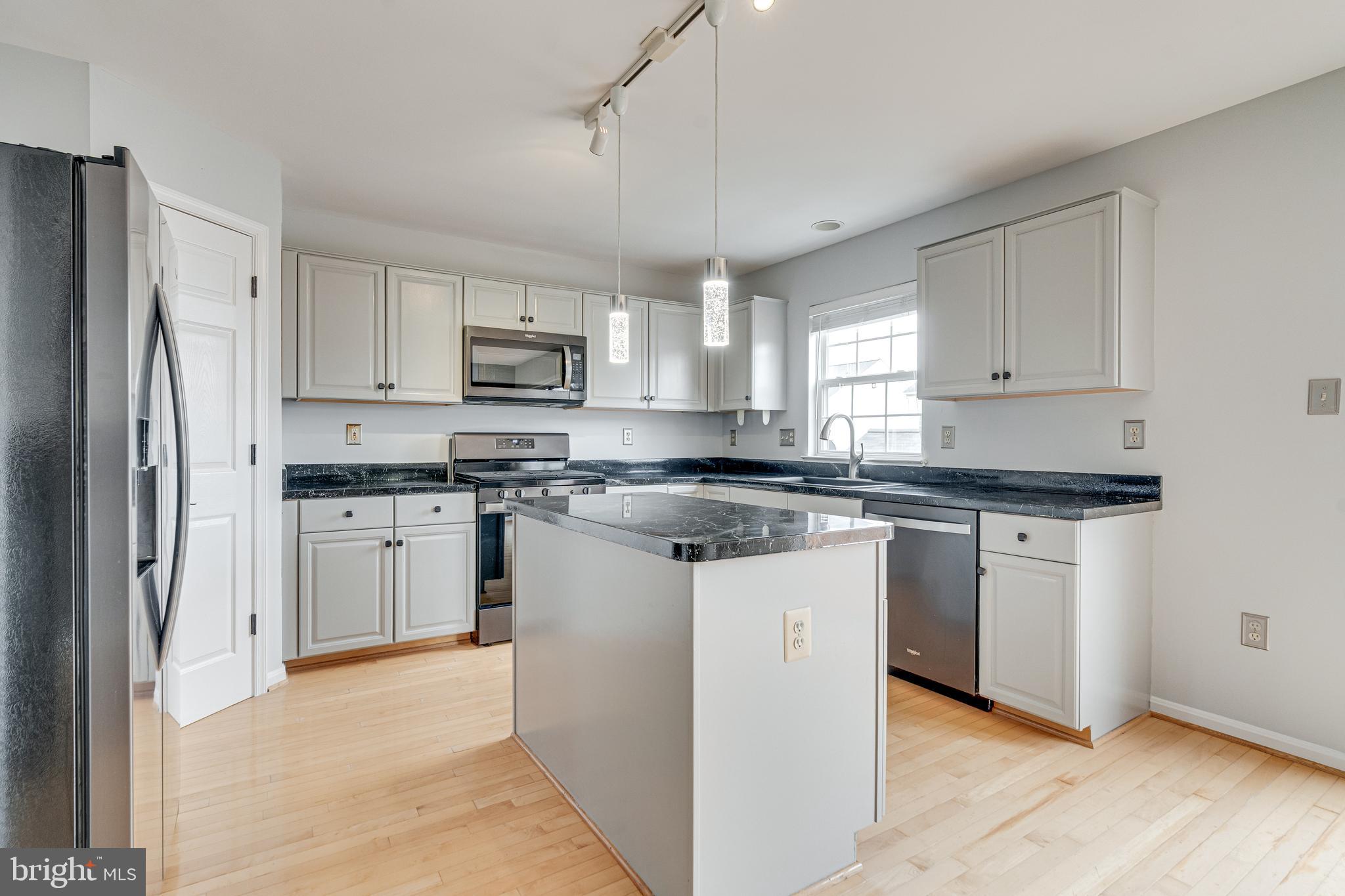 GROVEWOOD - Residential Lease