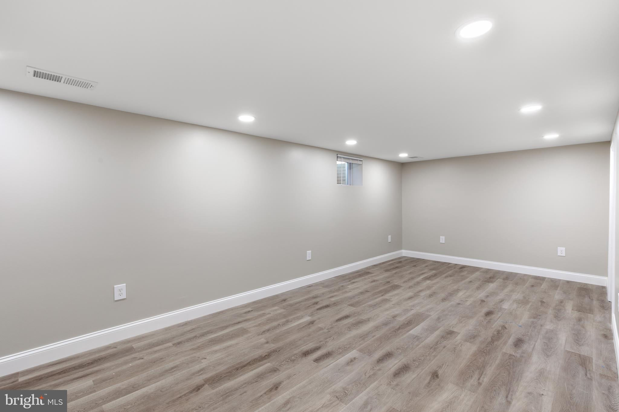 VIRGINIA HILLS - Residential