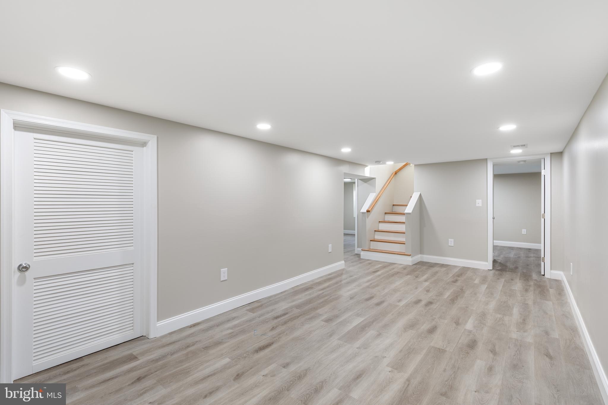 VIRGINIA HILLS - Residential