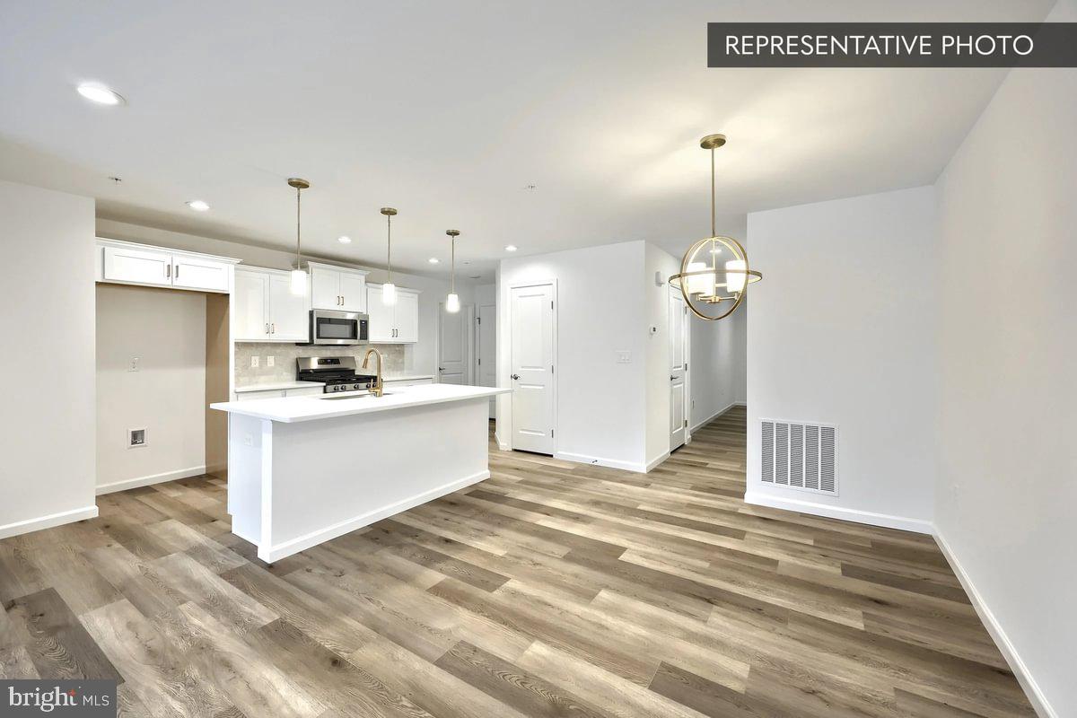 ELIZABETH VILLAGE - Residential