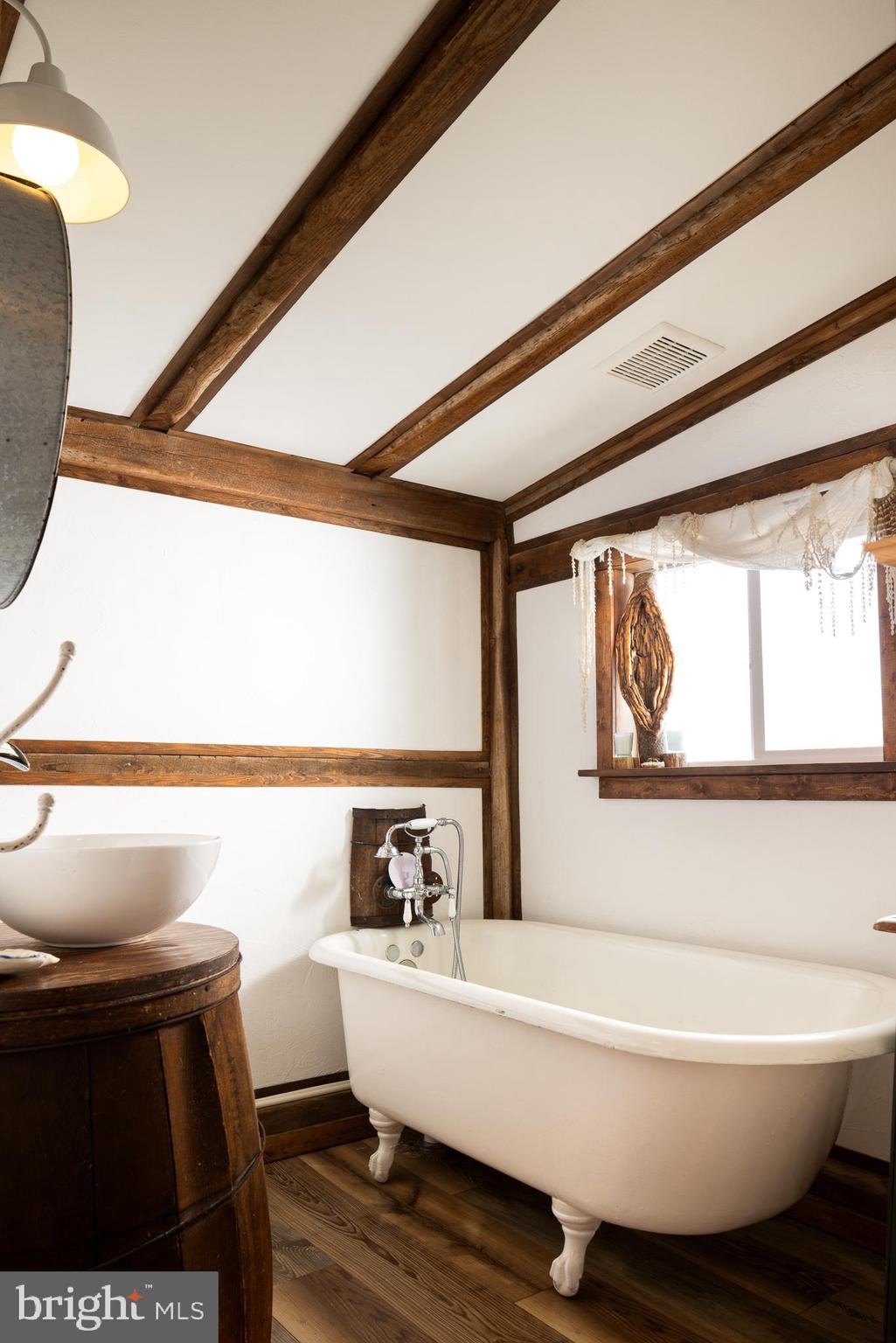 20 ACRE WOODS - Commercial Sale