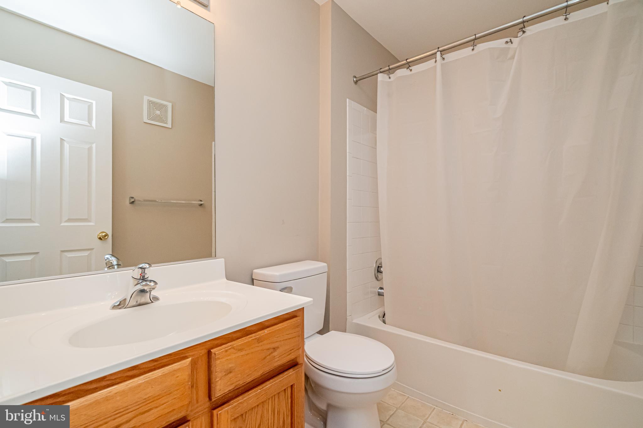 COUNTY CENTER CONDOS - Residential Lease