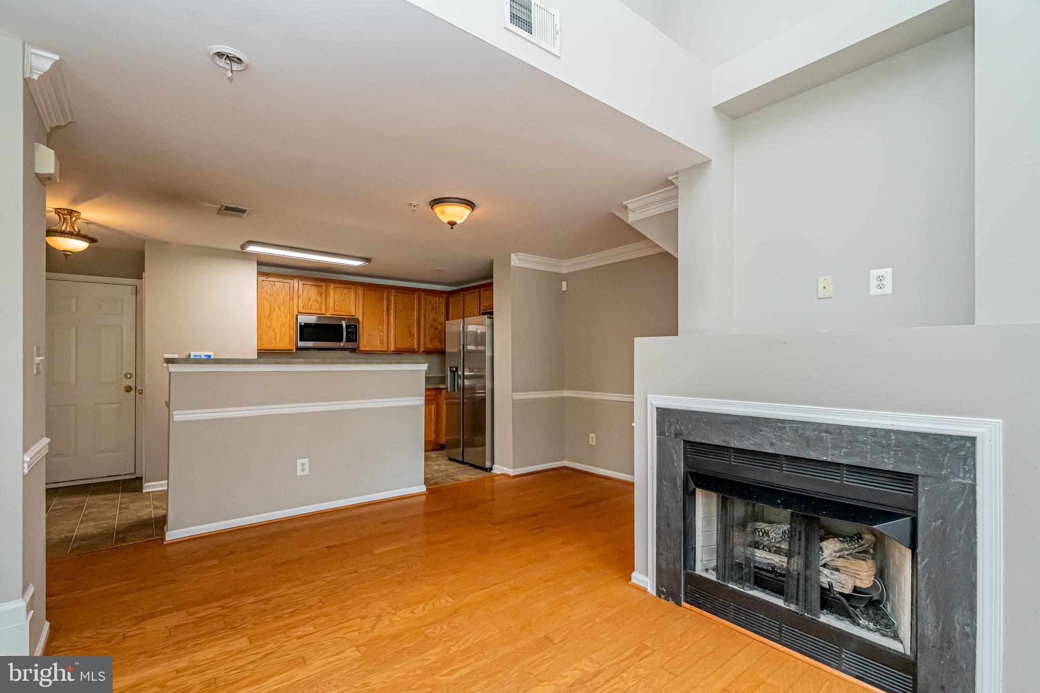 COUNTY CENTER CONDOS - Residential Lease