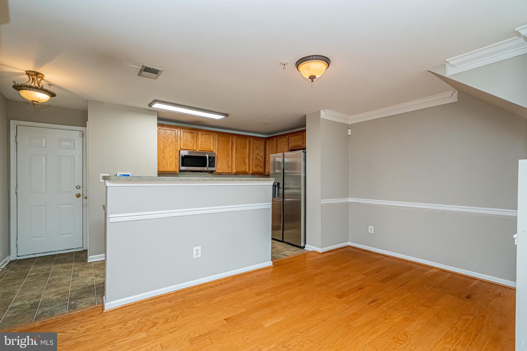 COUNTY CENTER CONDOS - Residential Lease