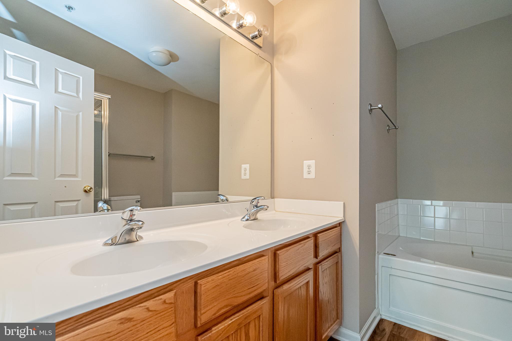 COUNTY CENTER CONDOS - Residential Lease