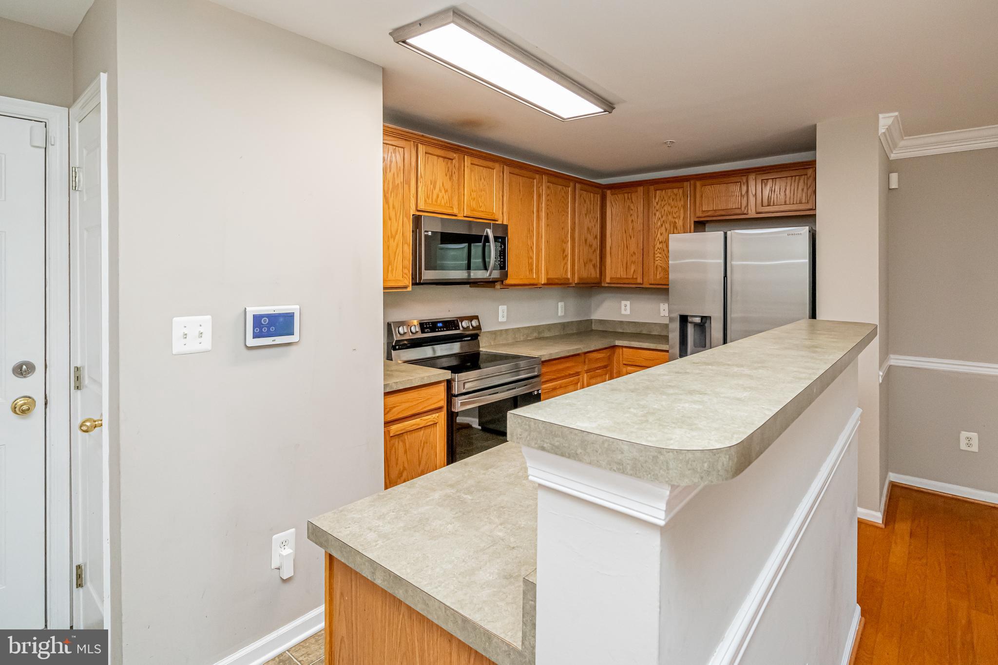 COUNTY CENTER CONDOS - Residential Lease