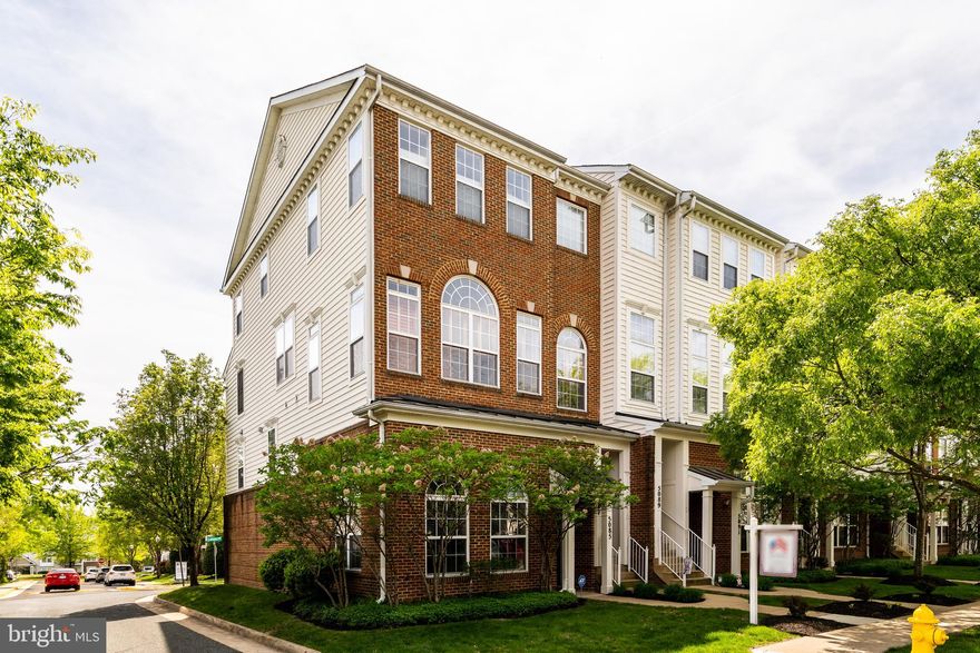 *An applicant has been approved and a lease is pending, please hold off on submitting any applications*

Welcome to 5085 Anchorstone Dr — a well-maintained, lower-level townhouse-style condo offering comfort and convenience in the heart of Woodbridge. Available for move-in starting May 1st, this spacious home features hardwood flooring on the main level and recently replaced carpeting throughout the upper level, as well as a functional layout ideal for everyday living.

The main level includes an open-concept living and dining area, a bright kitchen with ample cabinetry, and a walk-out to the rear entry garage and driveway. Upstairs, you'll find two generously sized bedrooms, newer washer and dryer, and a full bathroom in the hallway. The primary bedroom suite also contains ample closet space and an en-suite bath, as well as a private walk-out balcony!

Situated in a quiet, well-kept community with access to local amenities, this home is just minutes from shopping, dining, and entertainment at Potomac Mills and Stonebridge at Potomac Town Center. Enjoy quick access to I-95, making commuting to Quantico, Fort Belvoir, or Washington, D.C. seamless.

Includes access to community pool, tennis courts, and playgrounds.

Pet friendly with a refundable security deposit with approval by landlord!

This is a great opportunity to lease a comfortable home in a highly accessible location. Schedule your tour today!